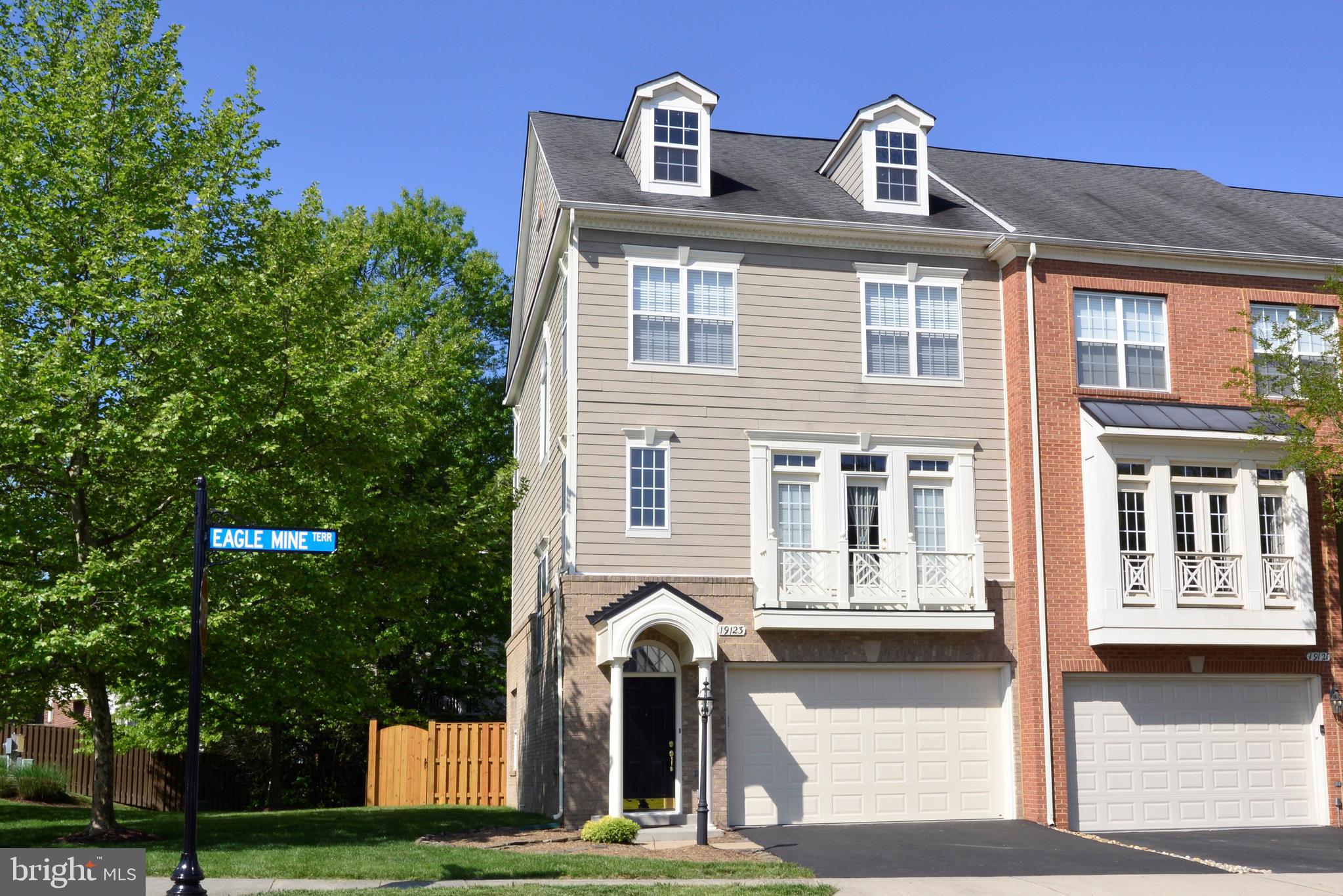 LANSDOWNE ON THE POTOMAC - Residential