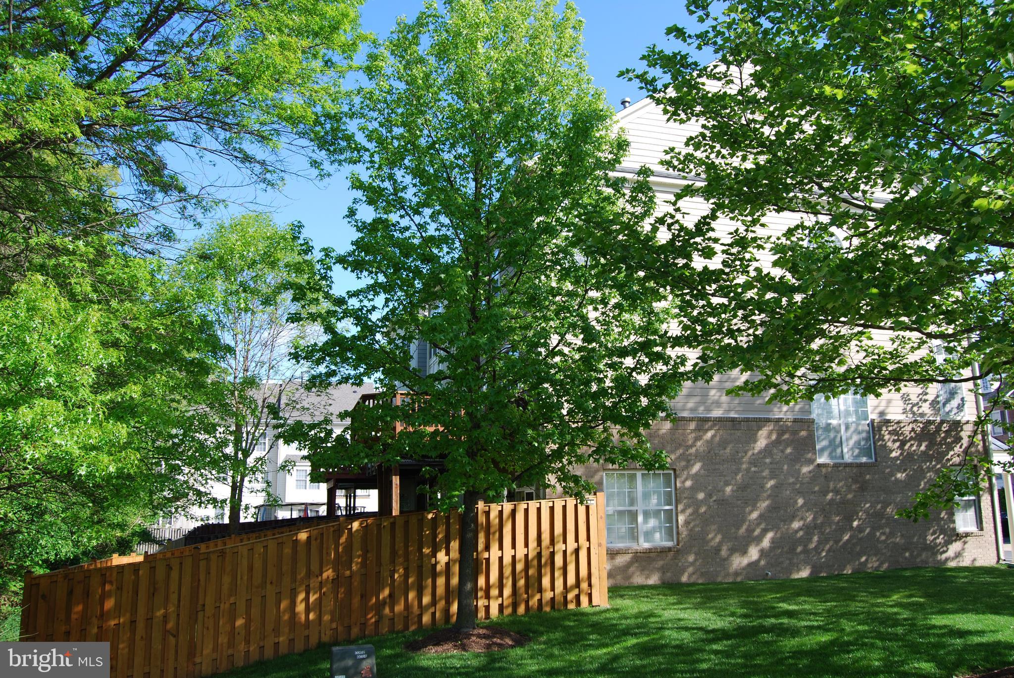 LANSDOWNE ON THE POTOMAC - Residential