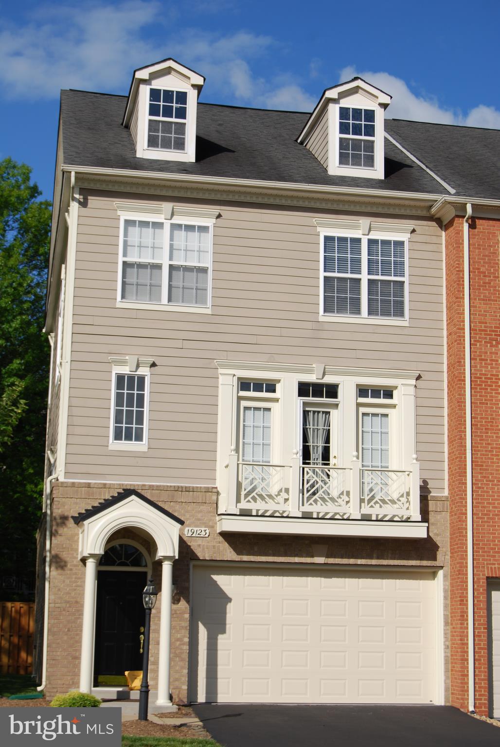 LANSDOWNE ON THE POTOMAC - Residential