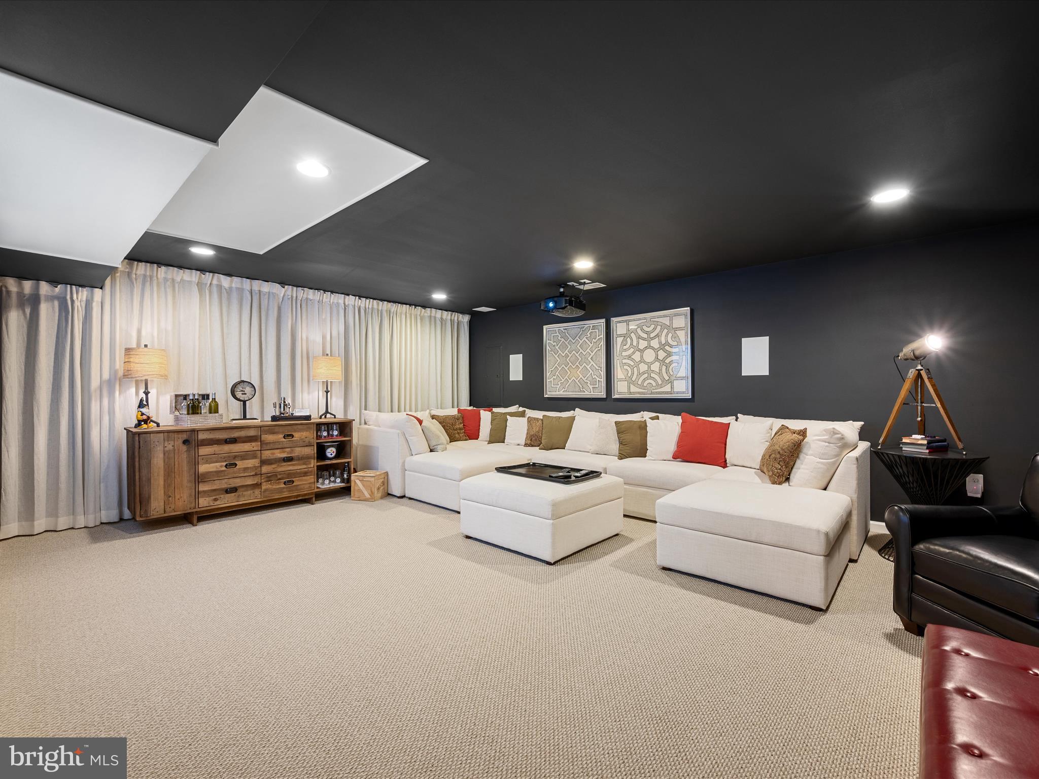 SOUTHERN HILLS - Residential