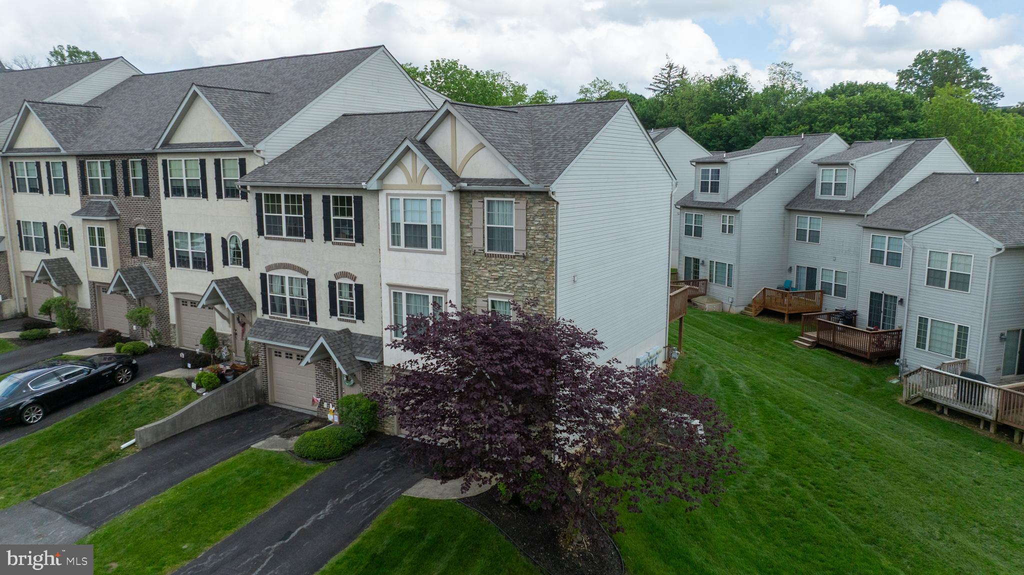 CARRIAGE CROSSINGS - Residential