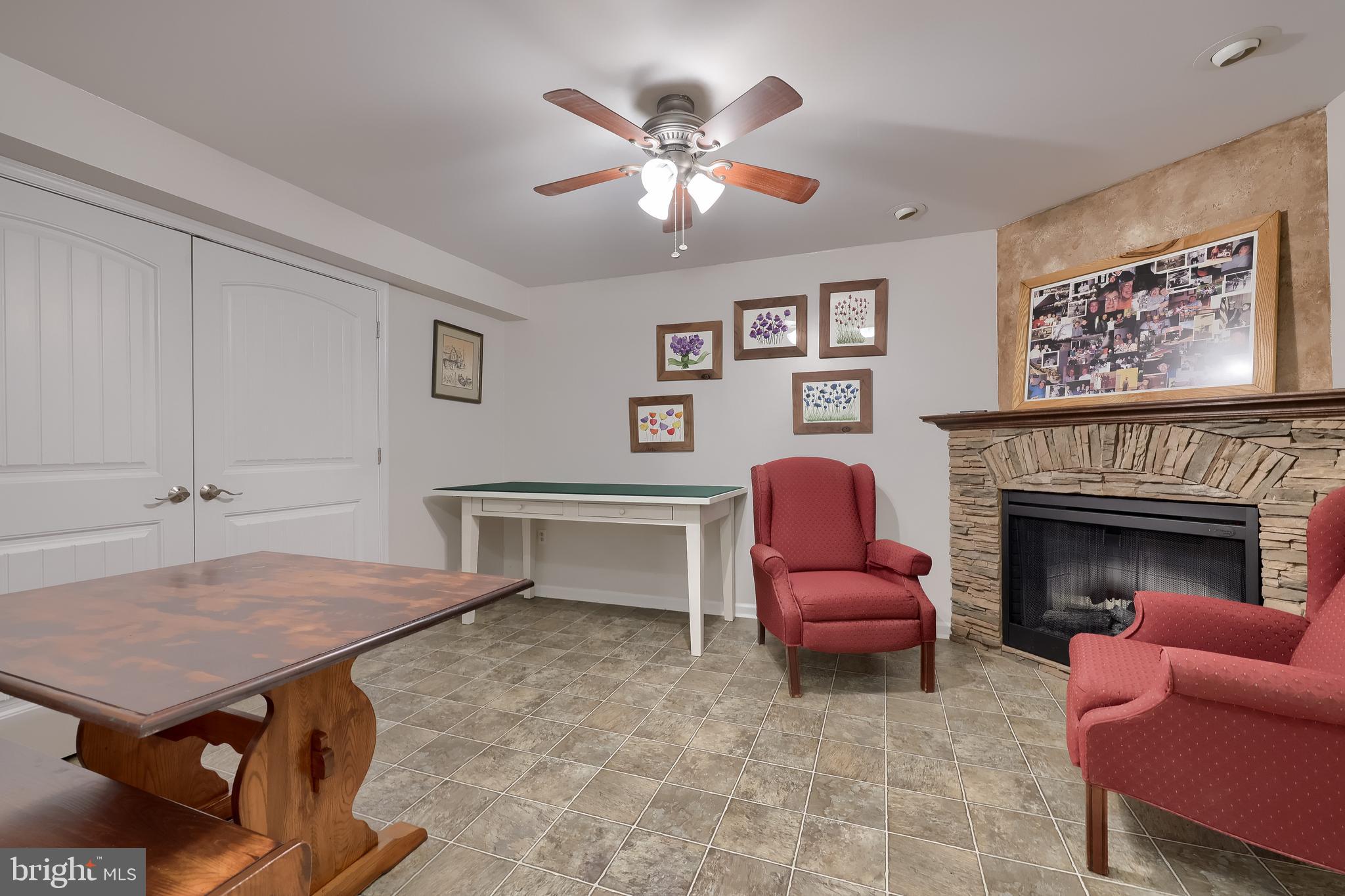 CARRIAGE CROSSINGS - Residential