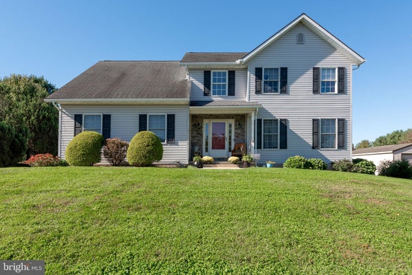 40 NORFOLK LN, LEBANON, PA 17042 - Image b832e2e3f3cee1c484bb578065b86922/1551280650