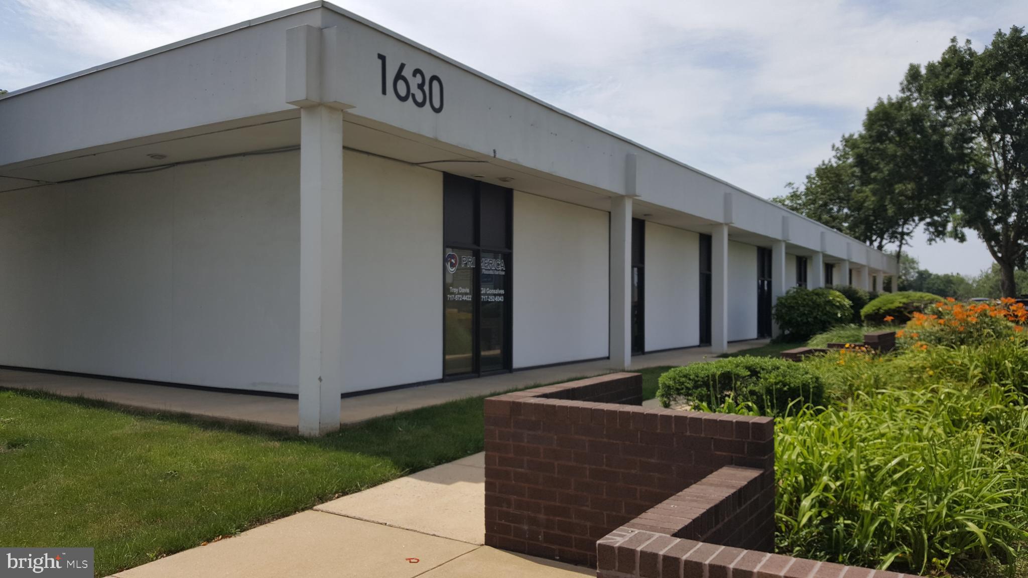 Wonderful flexible space suitable for many different kinds of businesses. Currently has two private offices and a large open area that could be built-out to suit your needs. Ample parking for both employees and clients. Located on Red Rose Transit's route 19 (as per their website). A wide variety of eating establishments within 1.7 miles, ranging from take-out to dine-in.