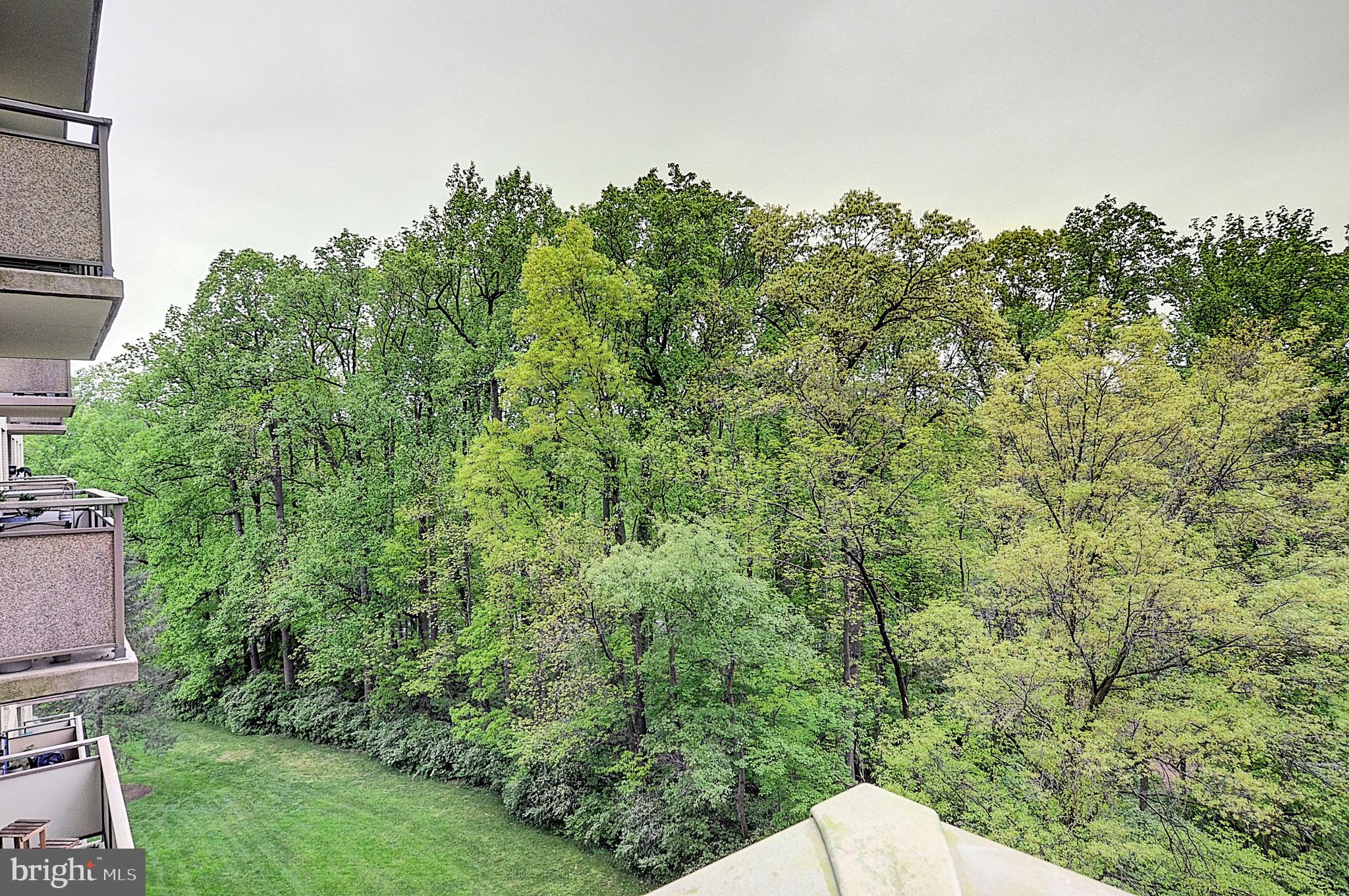 PROMENADE TOWERS - Residential