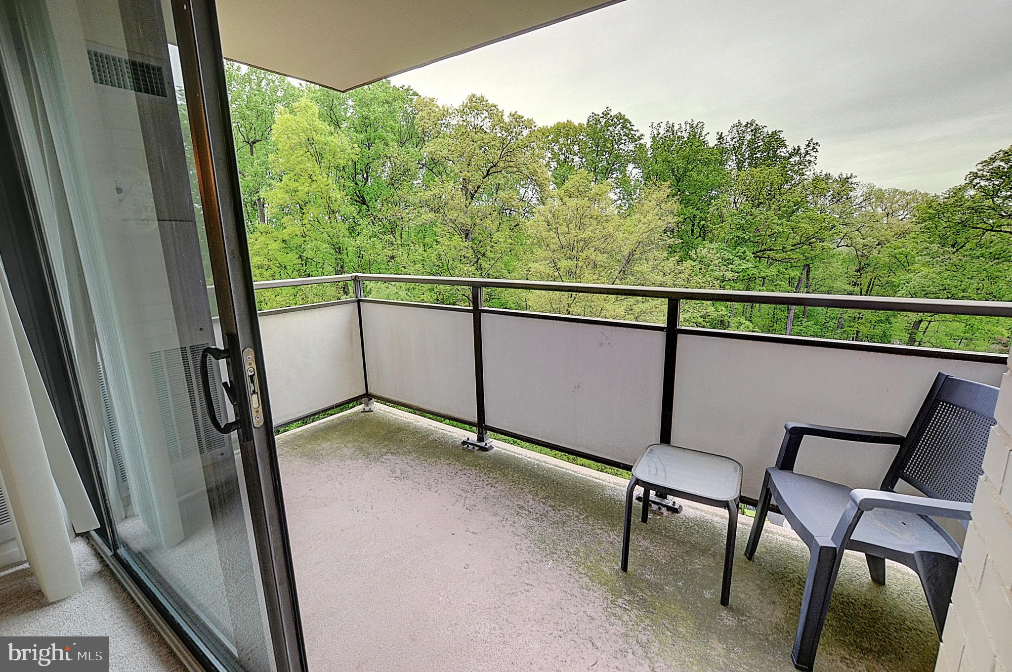 PROMENADE TOWERS - Residential