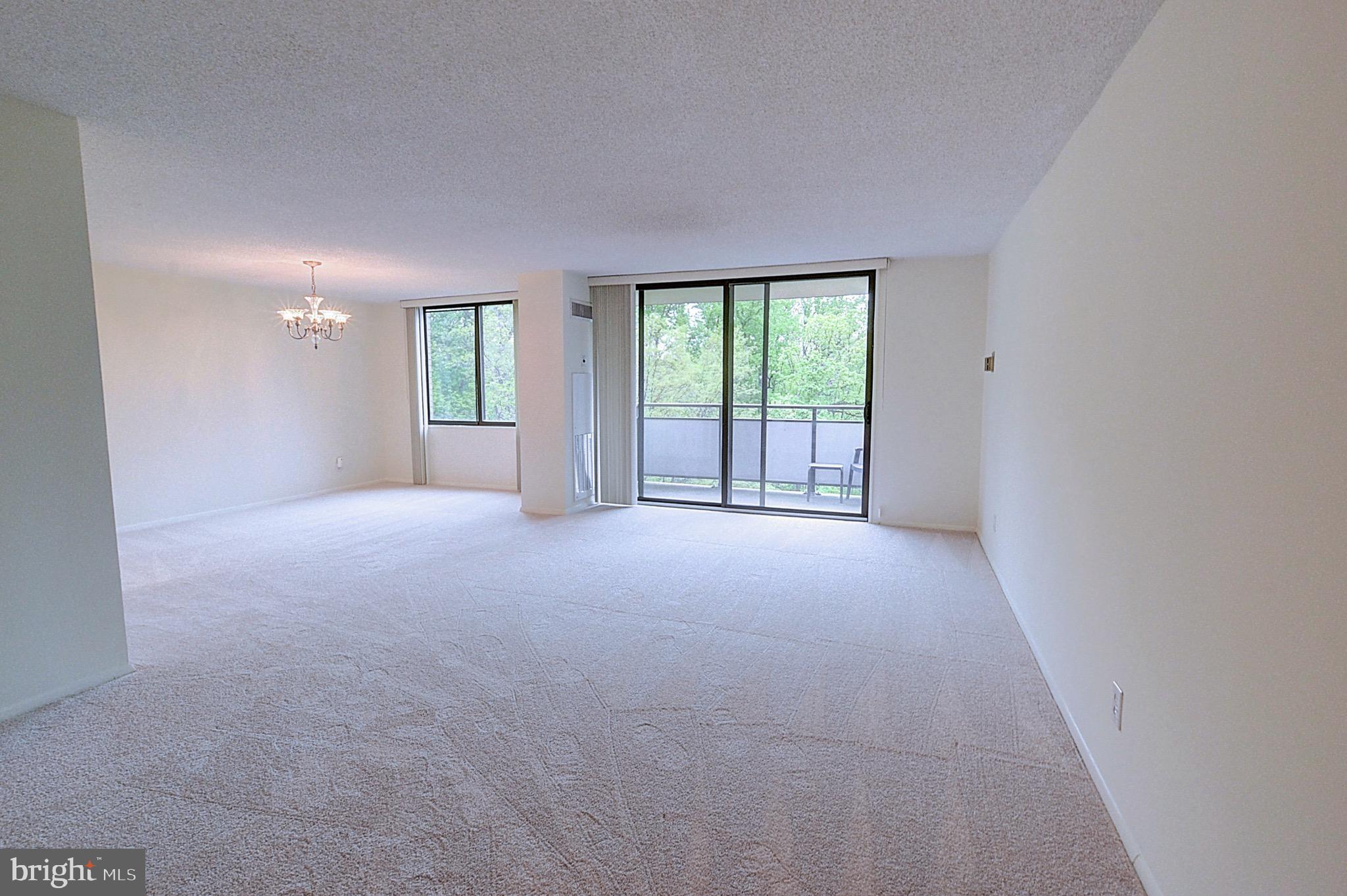 PROMENADE TOWERS - Residential