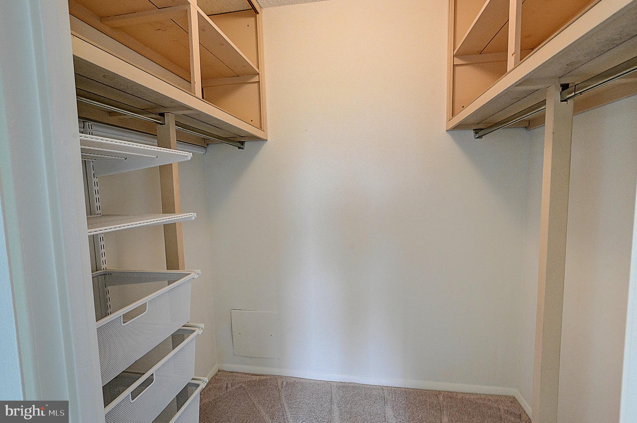 PROMENADE TOWERS - Residential