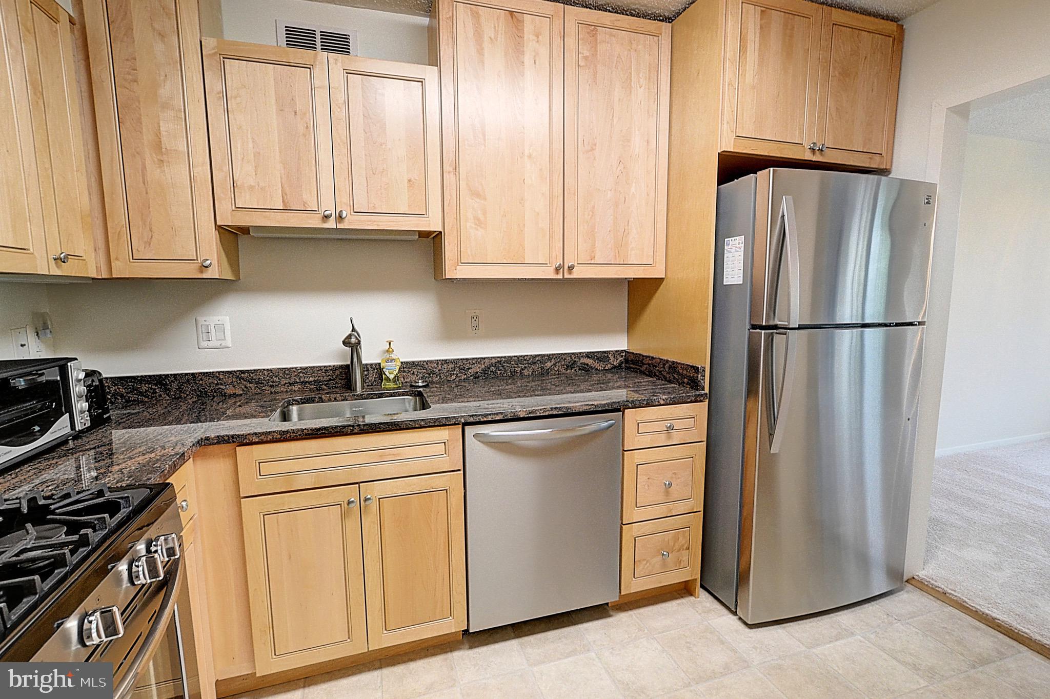 PROMENADE TOWERS - Residential