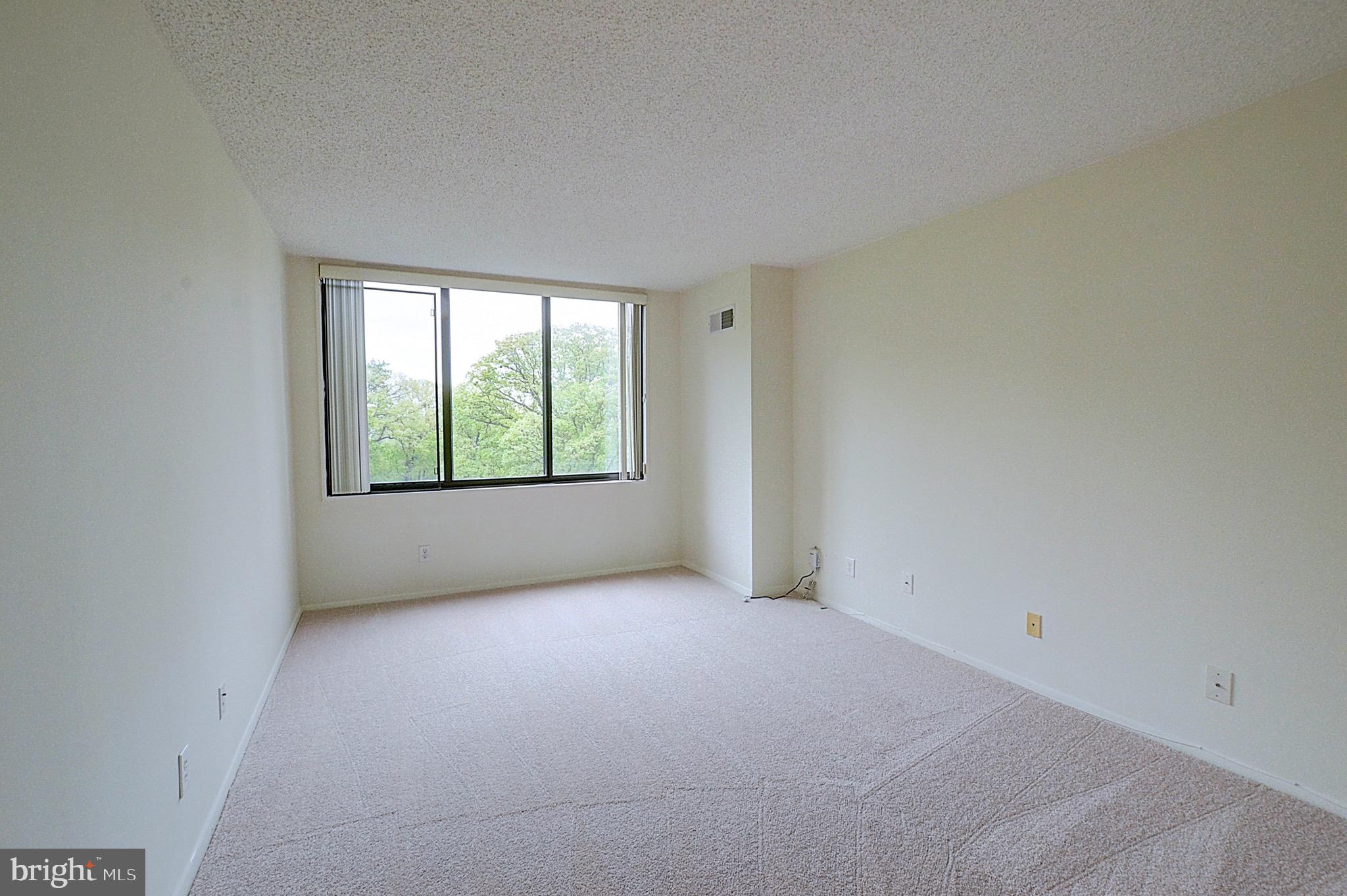 PROMENADE TOWERS - Residential