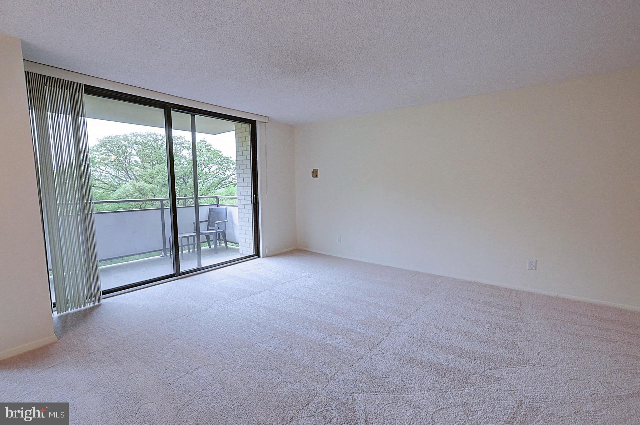 PROMENADE TOWERS - Residential