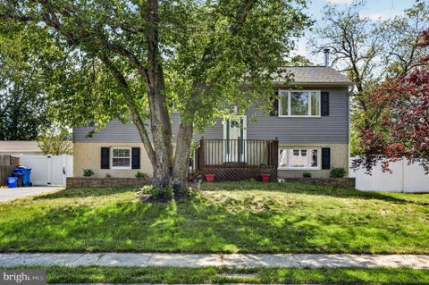 Homes For Sale - 12 W Shore Drive<br/> SOUTHAMPTON, NJ 08088
