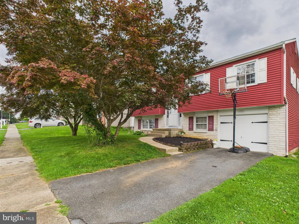 Photo of 1554 Princess Anne Drive, LANCASTER, PA 17601 (MLS # PALA2072908)