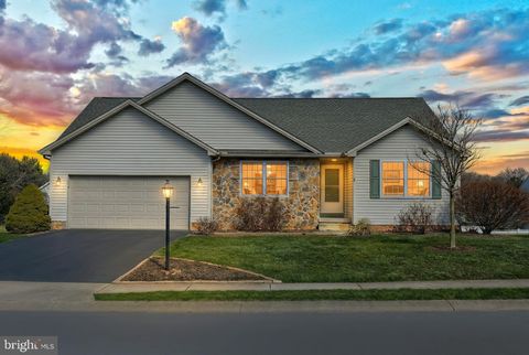 Photo of 1835 Michelle Drive, YORK, PA 17408 (MLS # PAYK2098580)