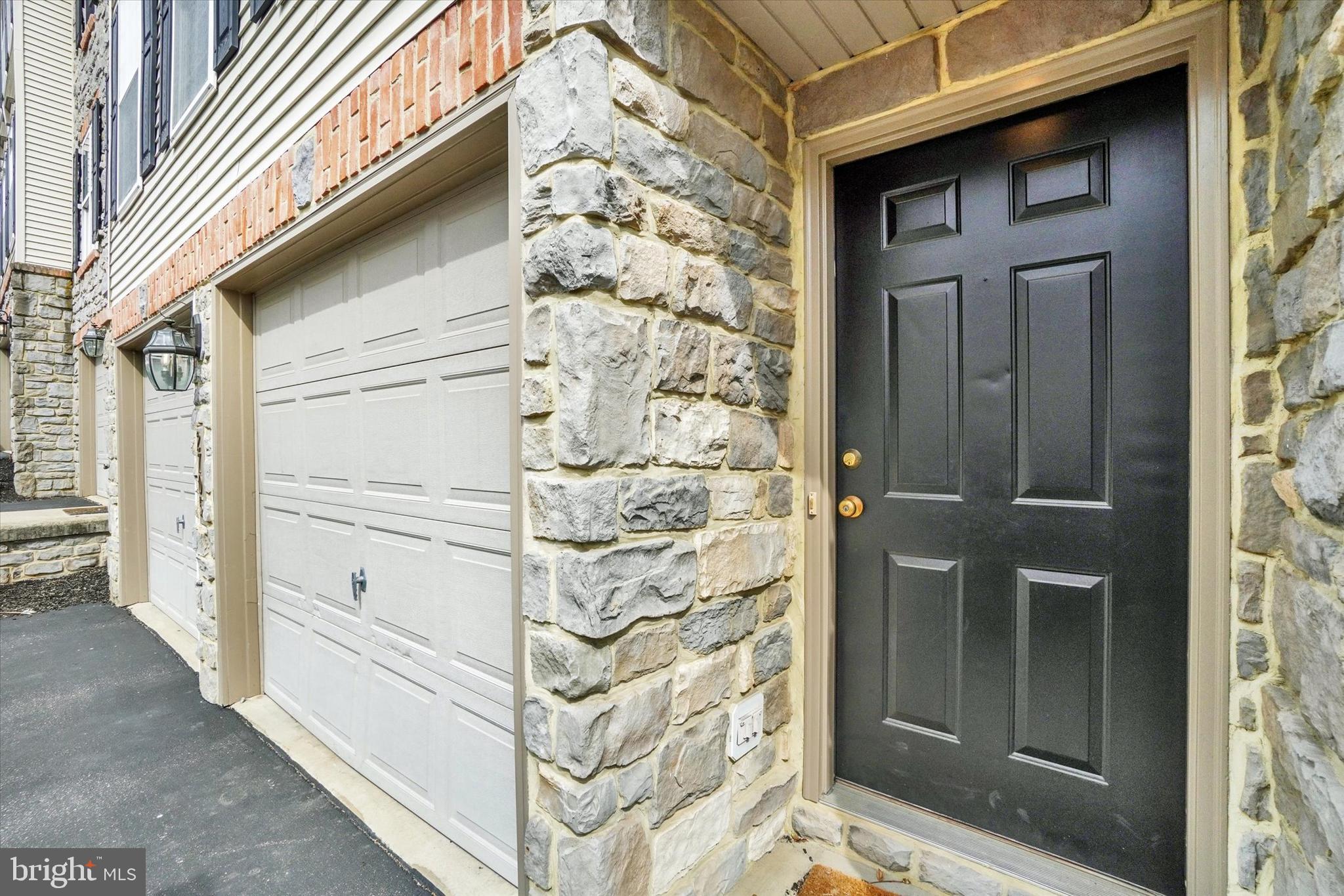 2705 STEEPLE CHASE DRIVE