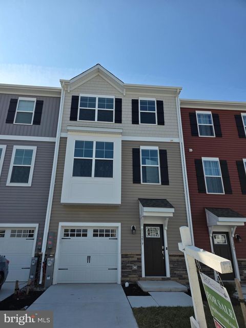 Townhouse For Sale - 11279 Davisar Road #111<br/> WHITE MARSH, MD 21162