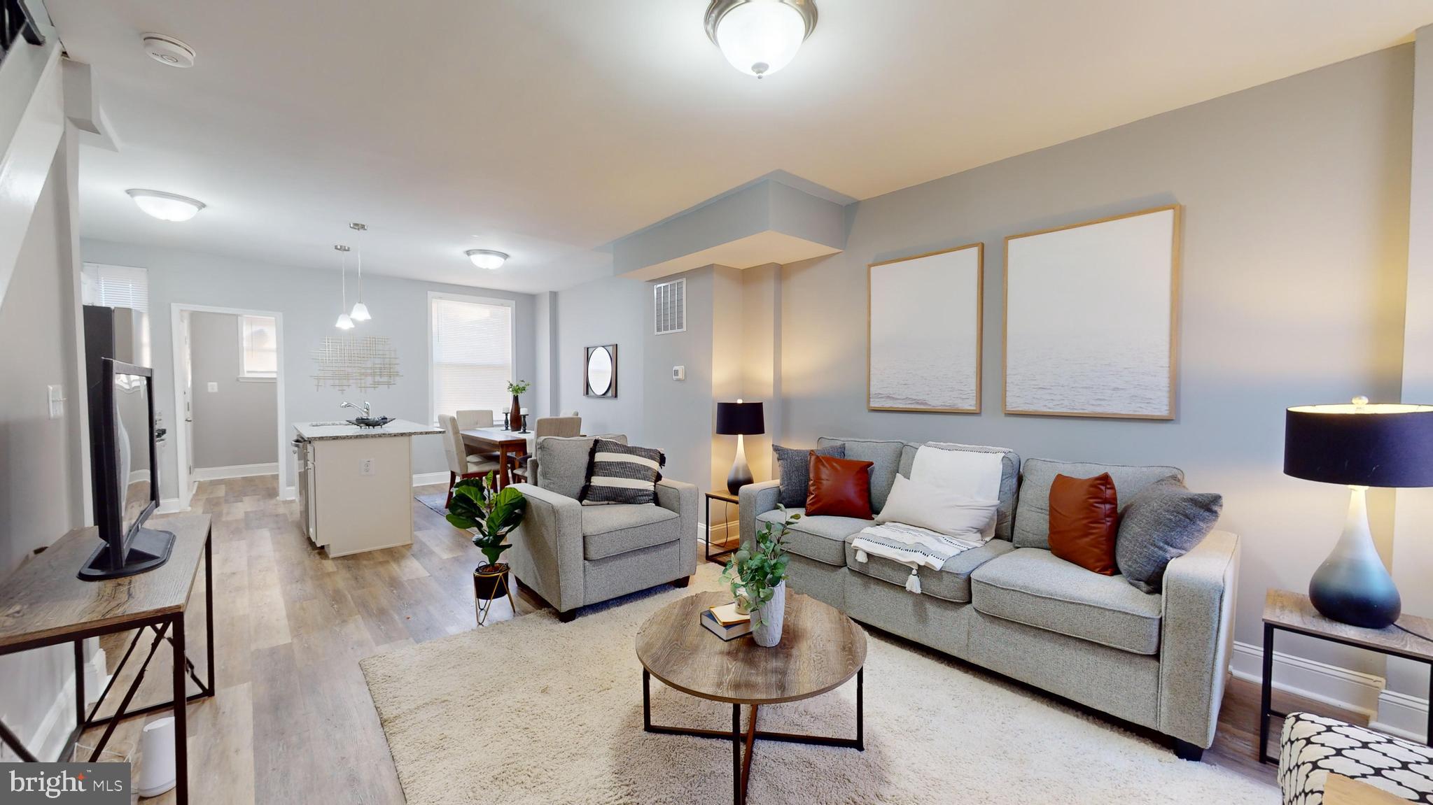 FOUR BY FOUR - Residential