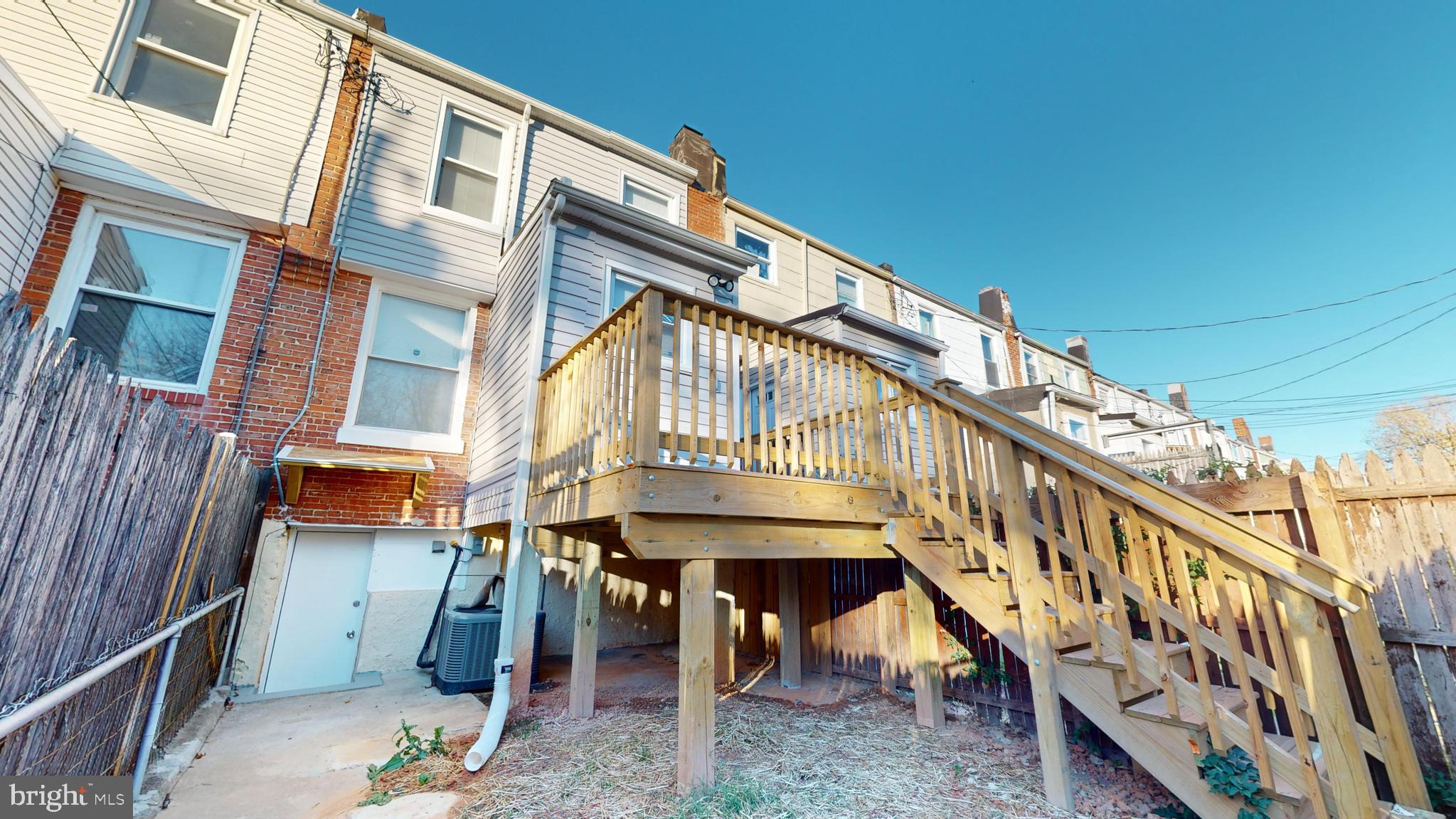 FOUR BY FOUR - Residential