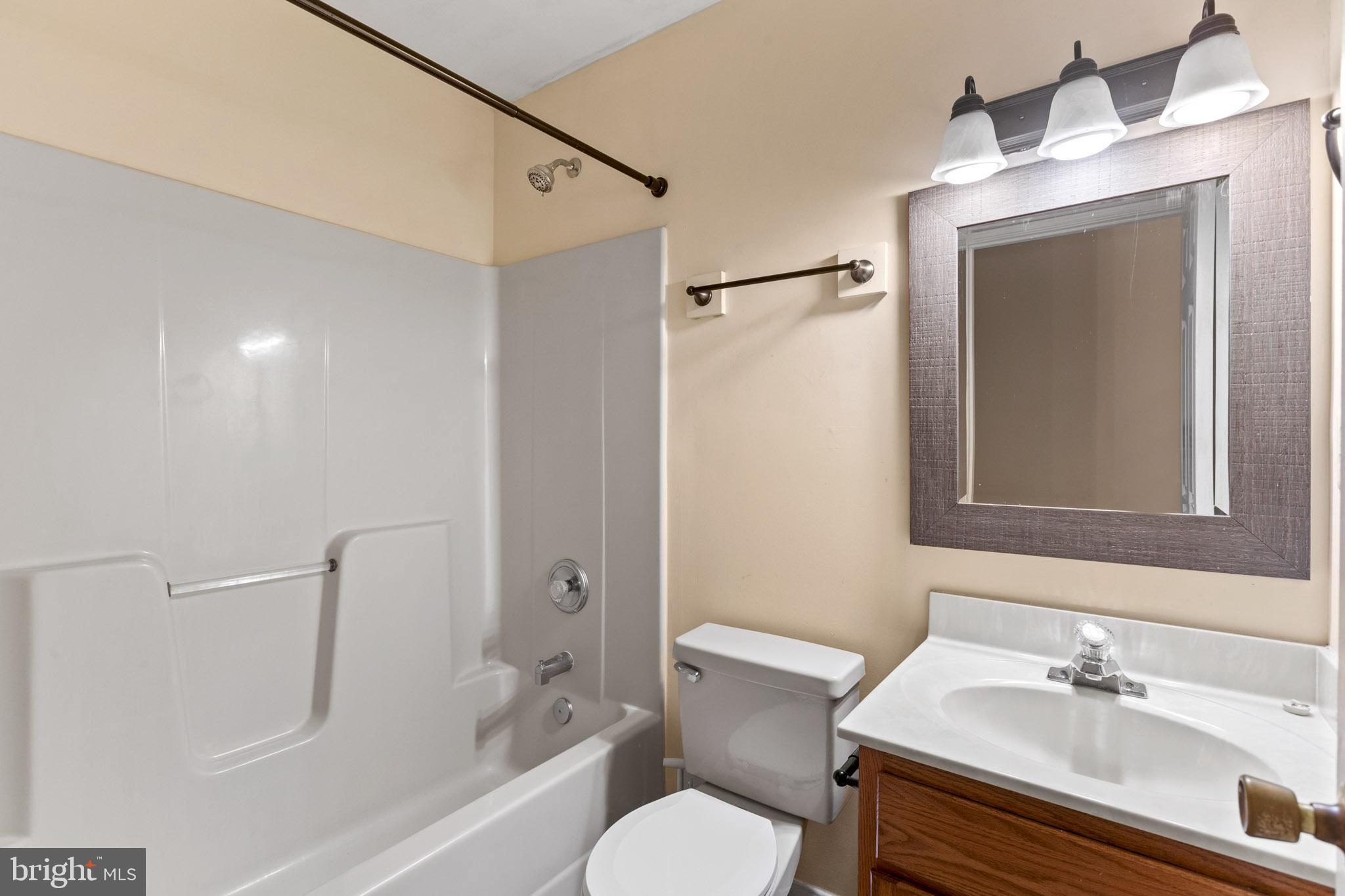 LAUREL GLEN - Residential