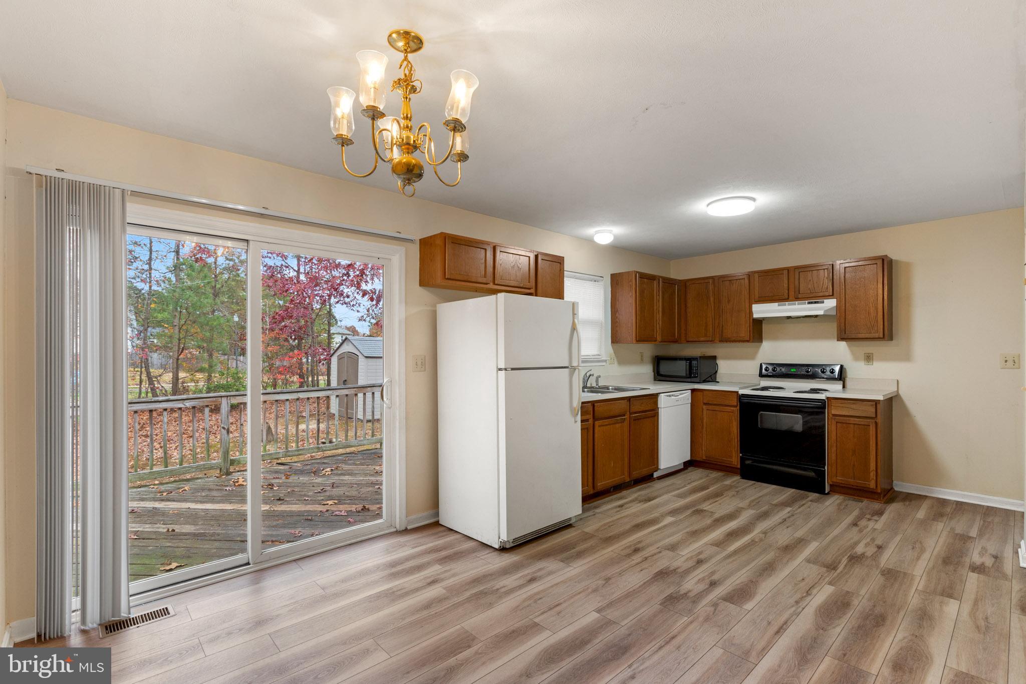 LAUREL GLEN - Residential