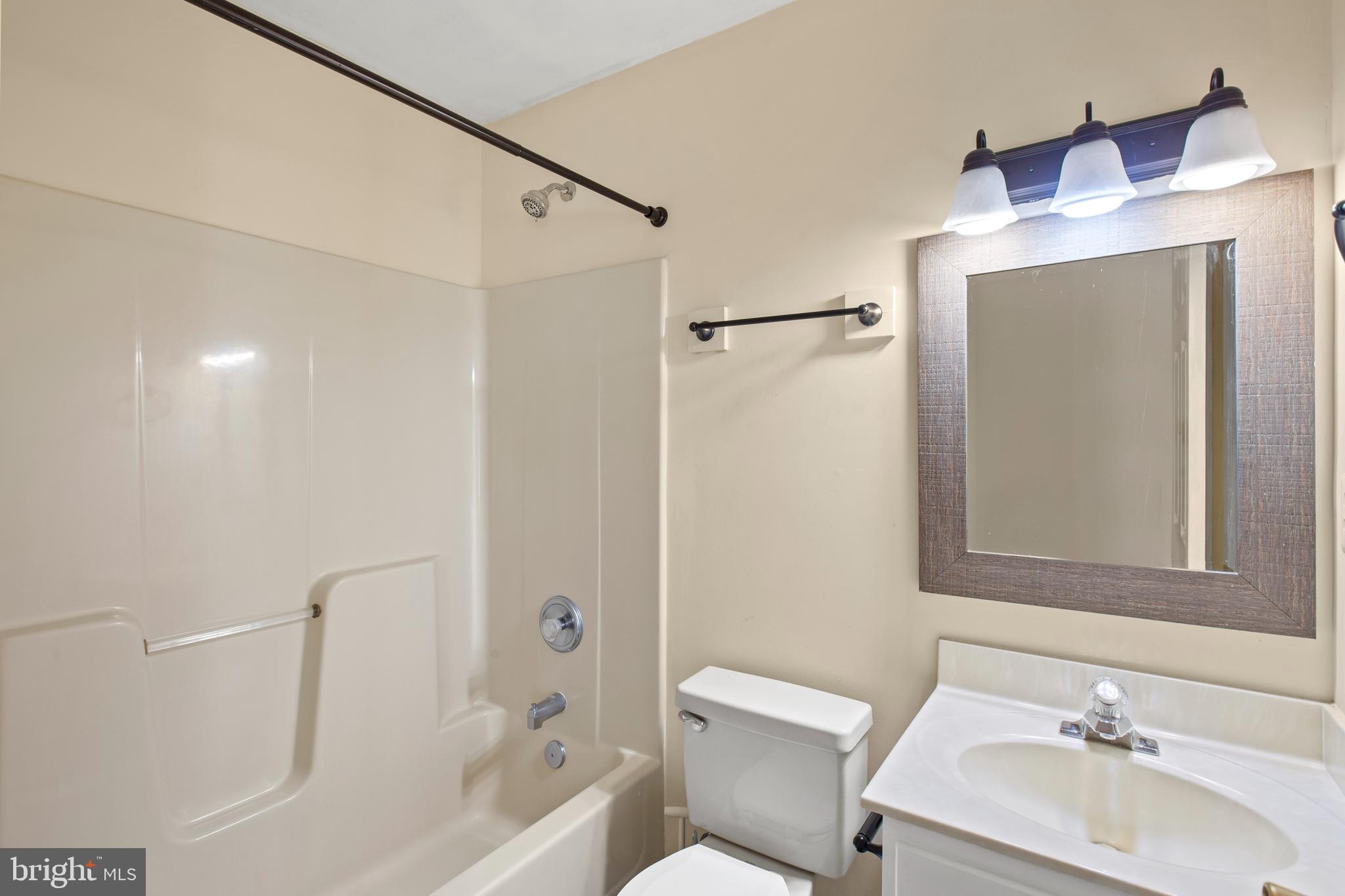 LAUREL GLEN - Residential