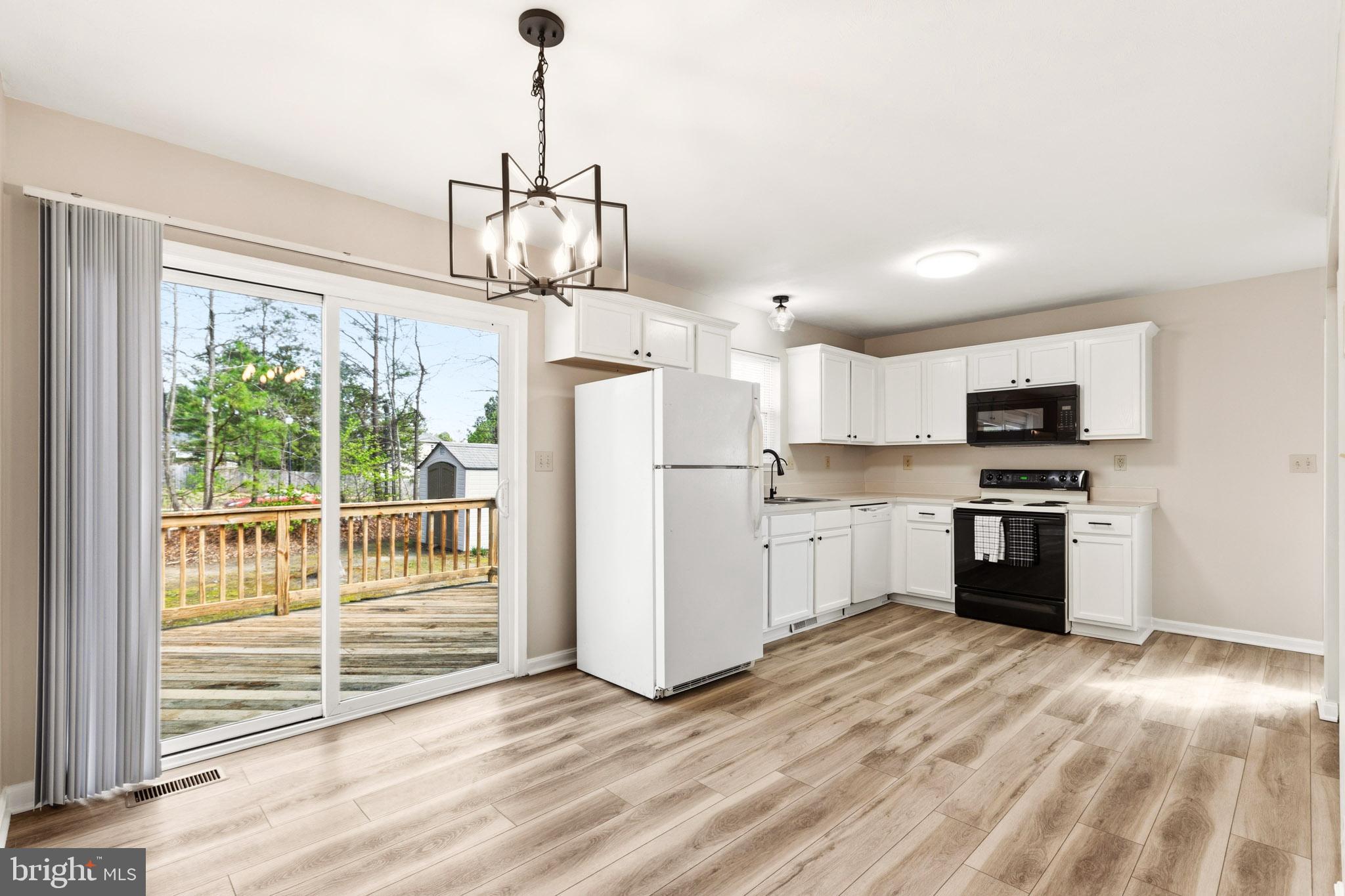 LAUREL GLEN - Residential