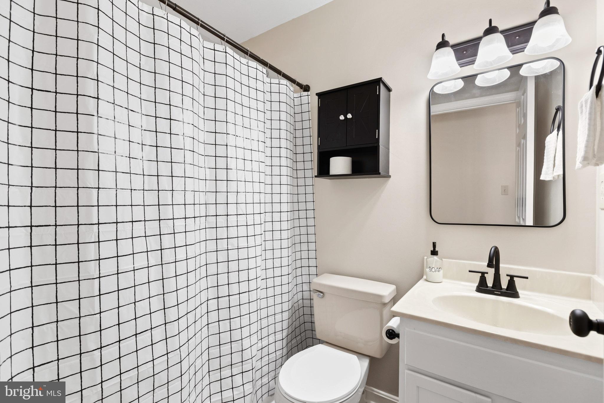 LAUREL GLEN - Residential