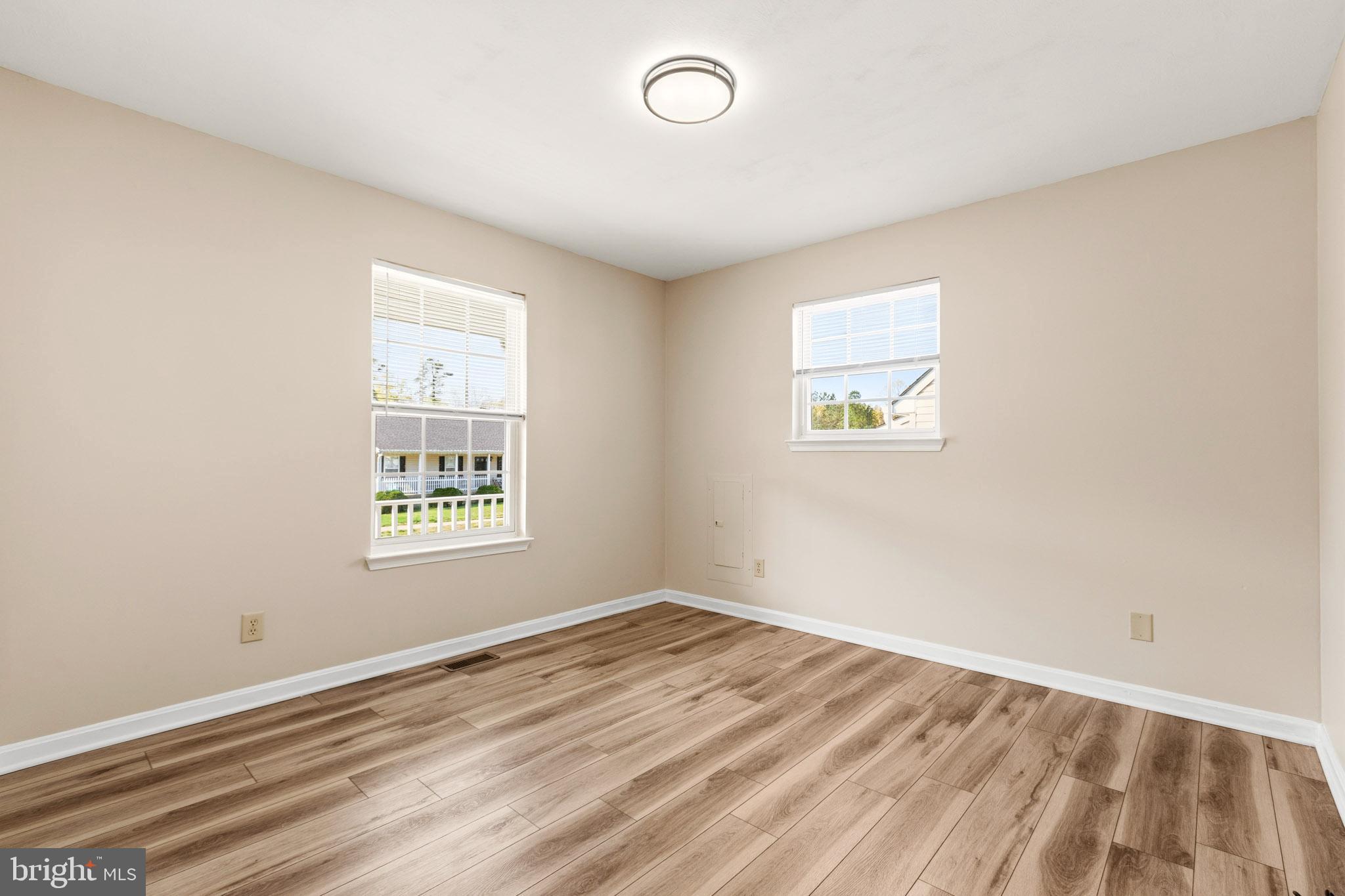 LAUREL GLEN - Residential