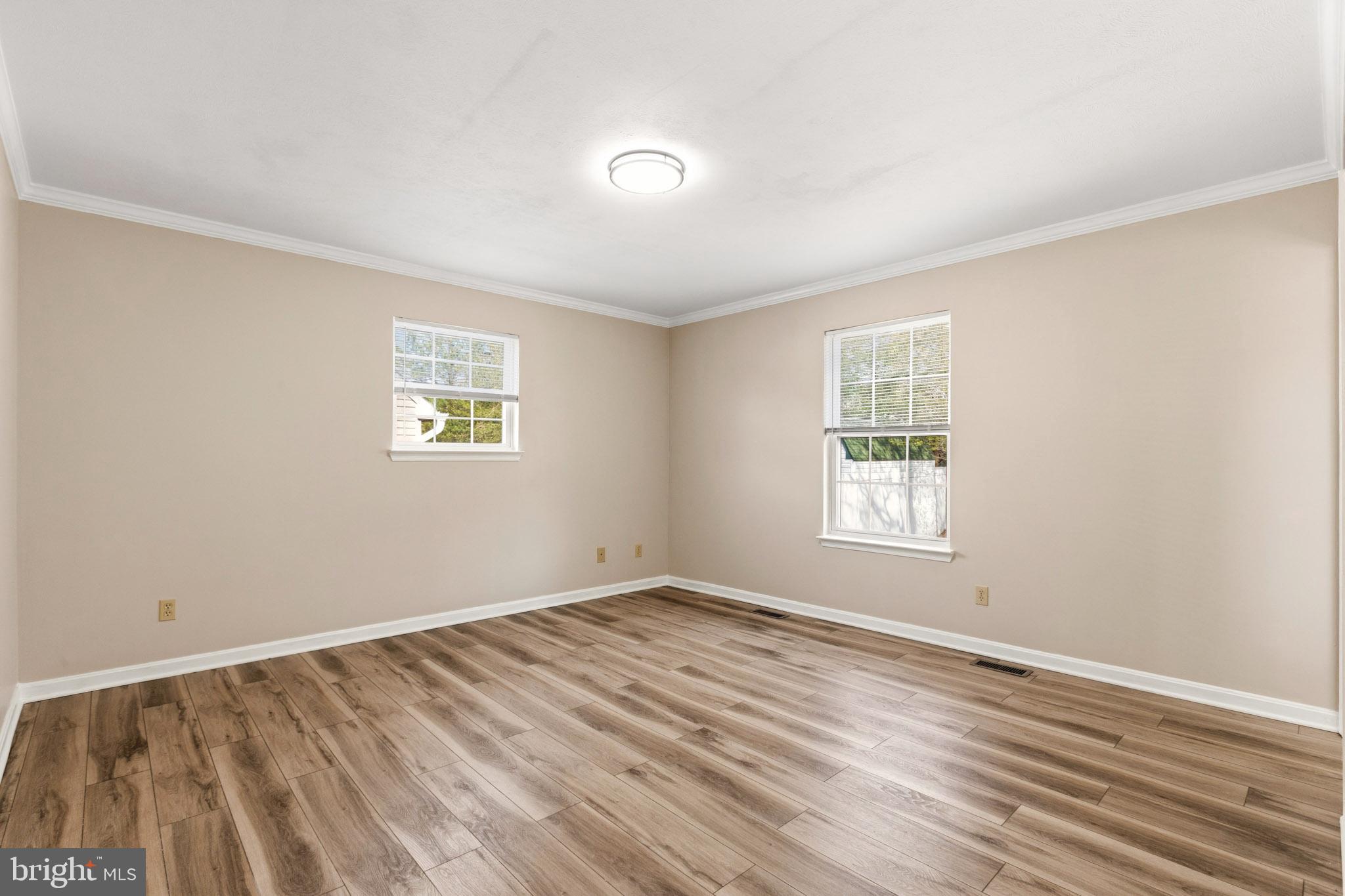 LAUREL GLEN - Residential