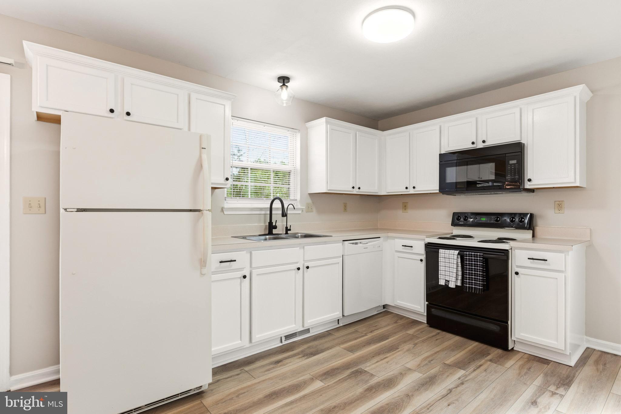 LAUREL GLEN - Residential