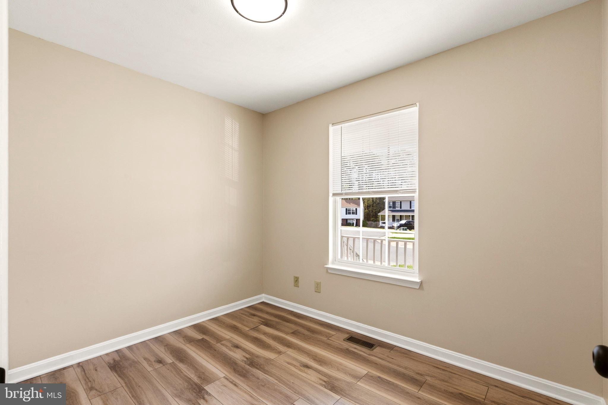 LAUREL GLEN - Residential