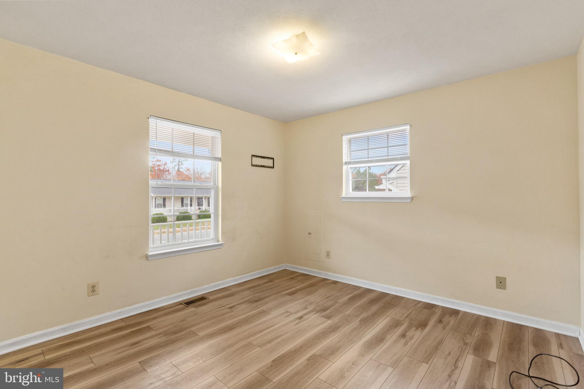 LAUREL GLEN - Residential