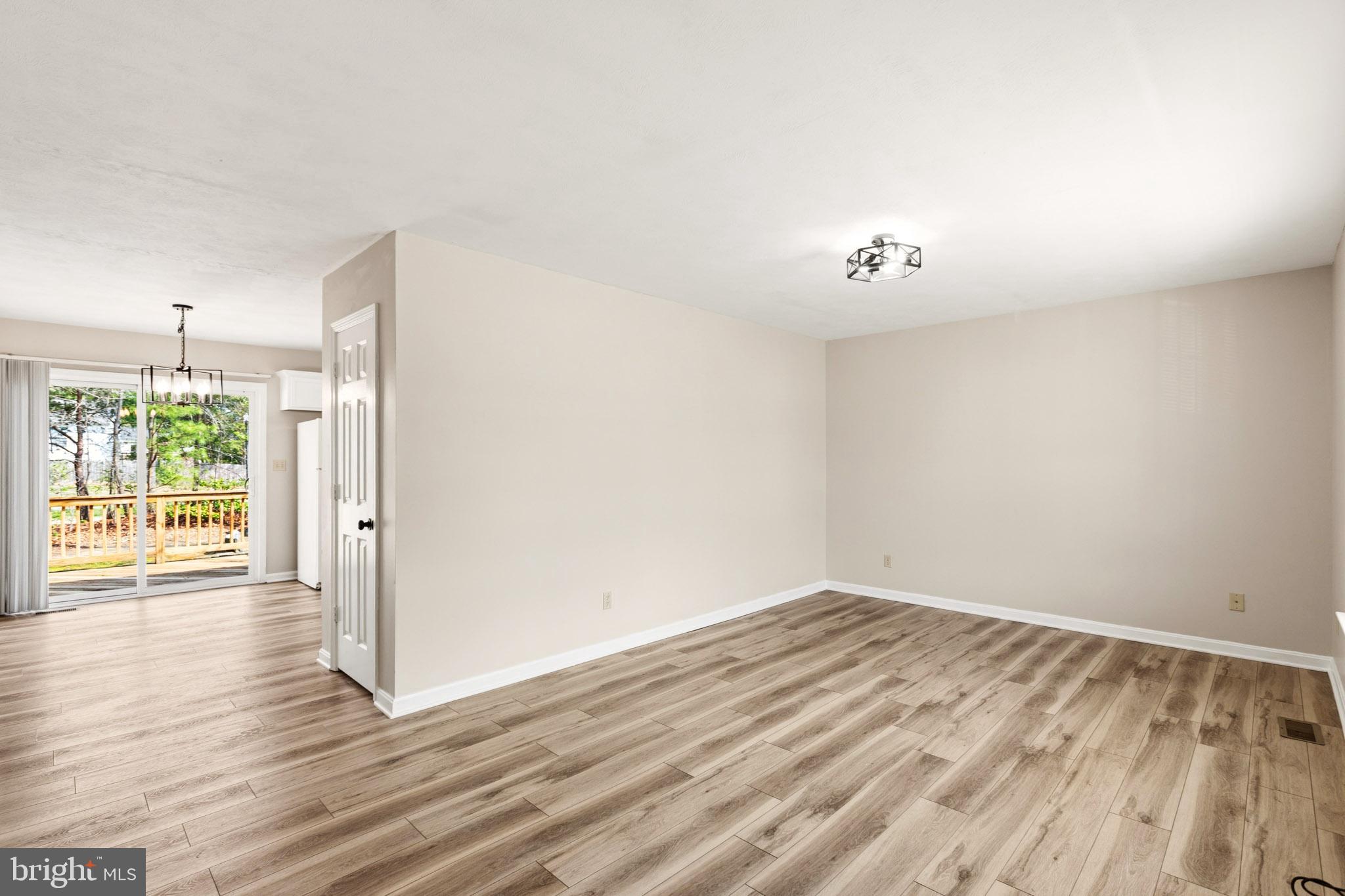 LAUREL GLEN - Residential