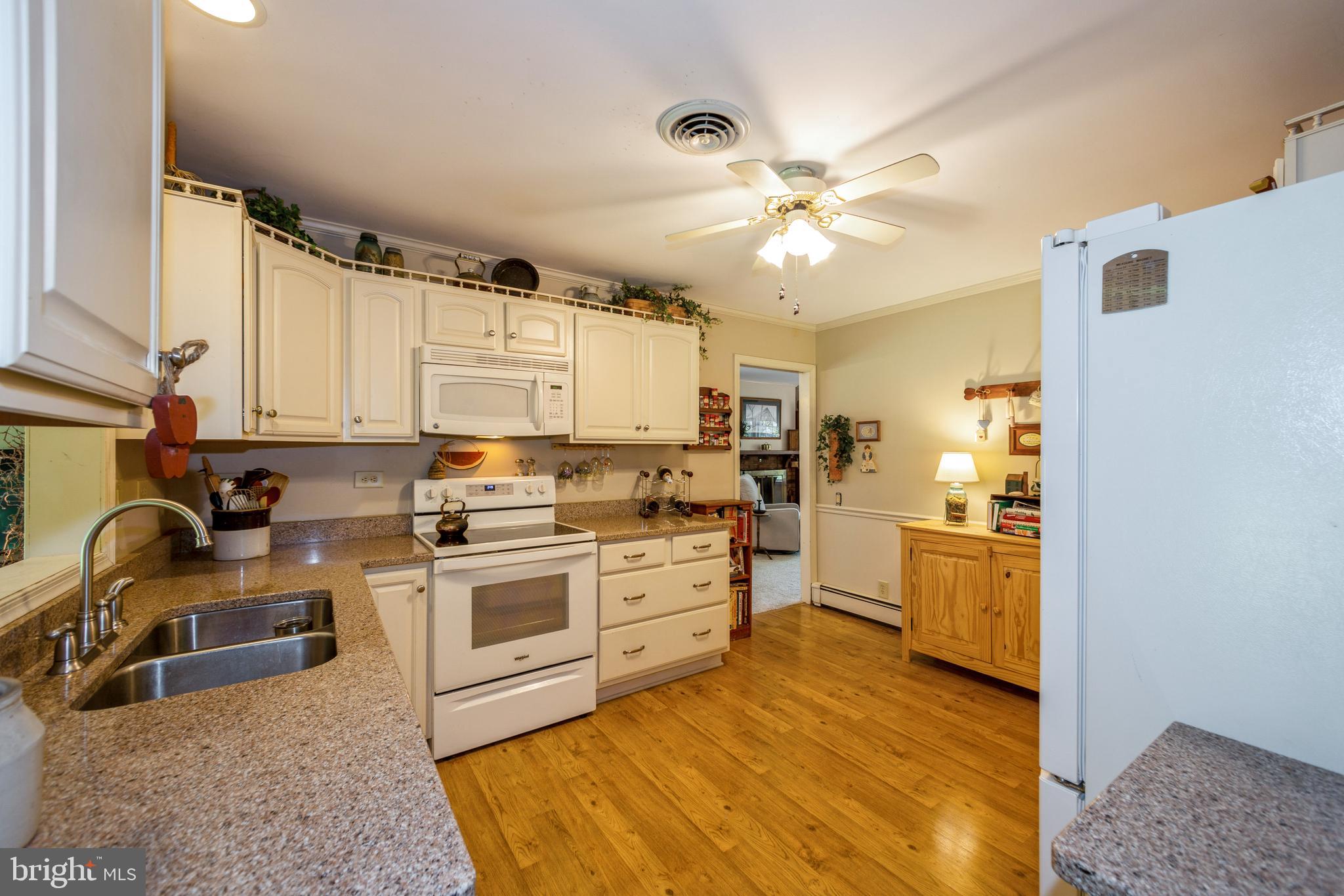 SANDY POINT - Residential