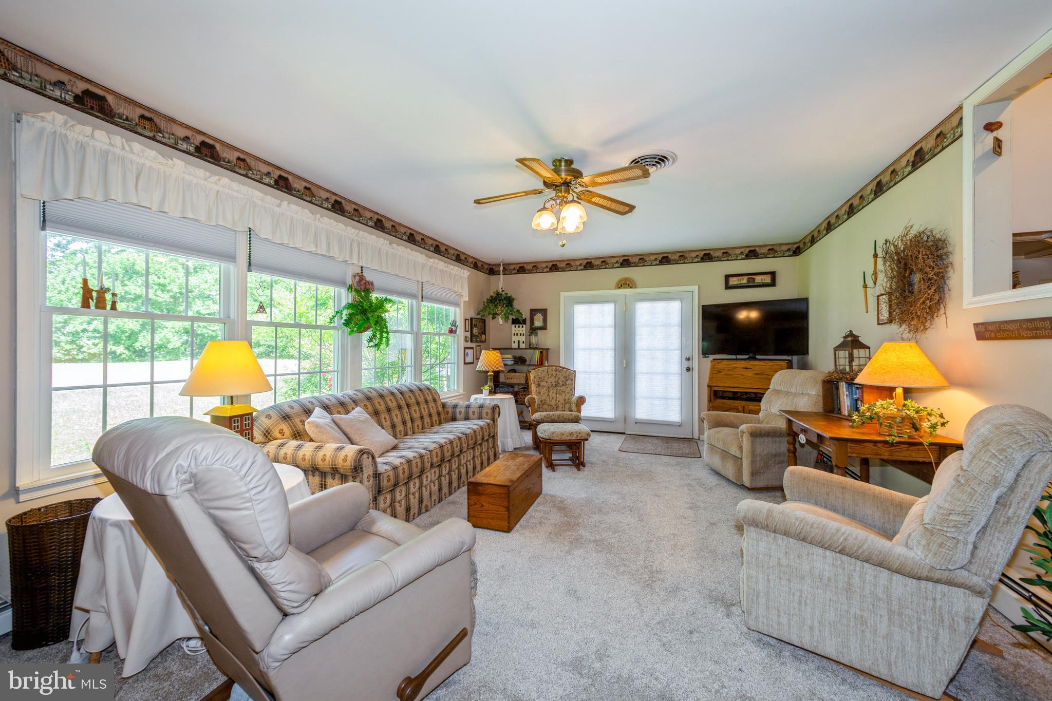 SANDY POINT - Residential