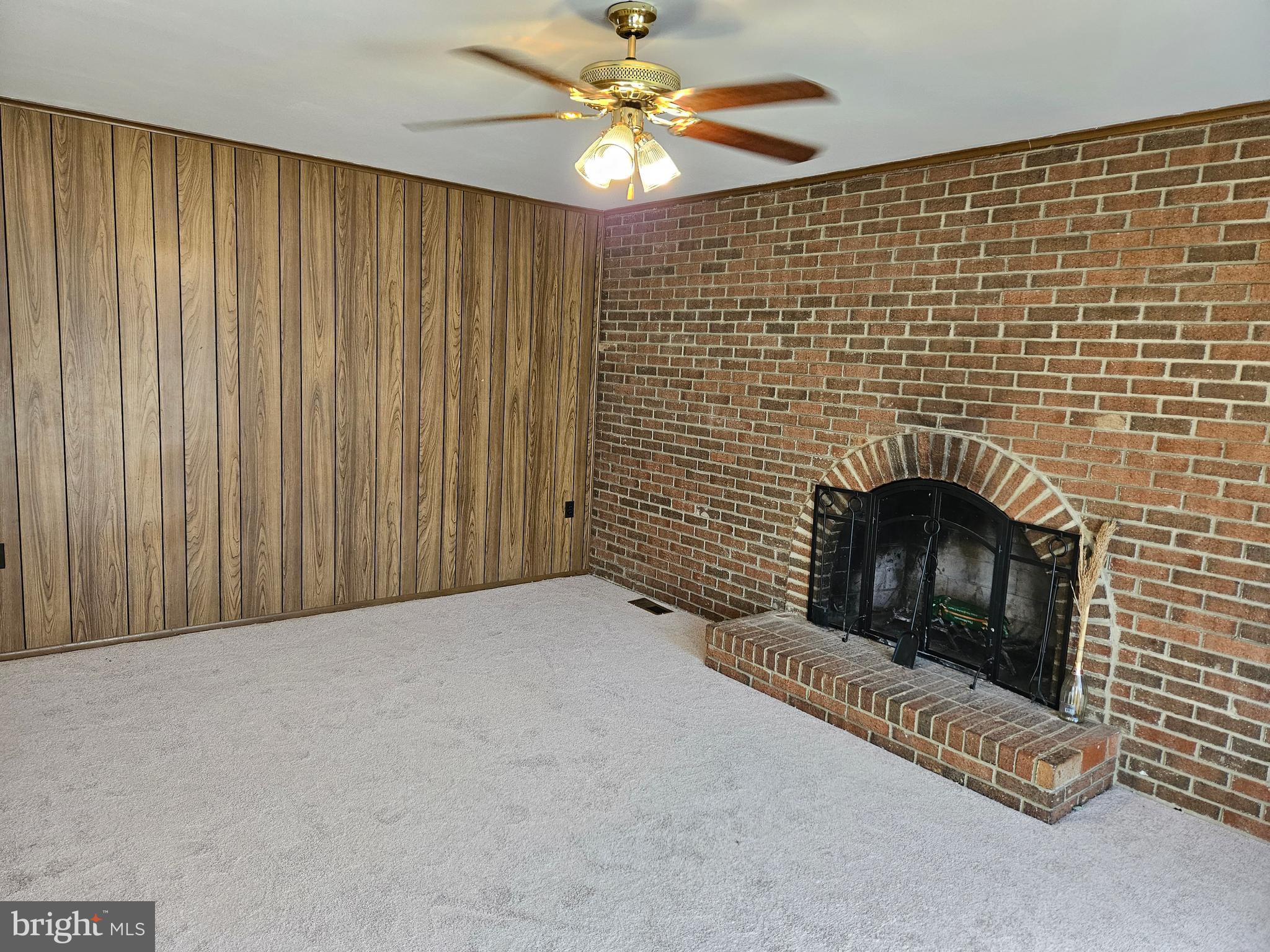 PROSPECT KNOLLS - Residential