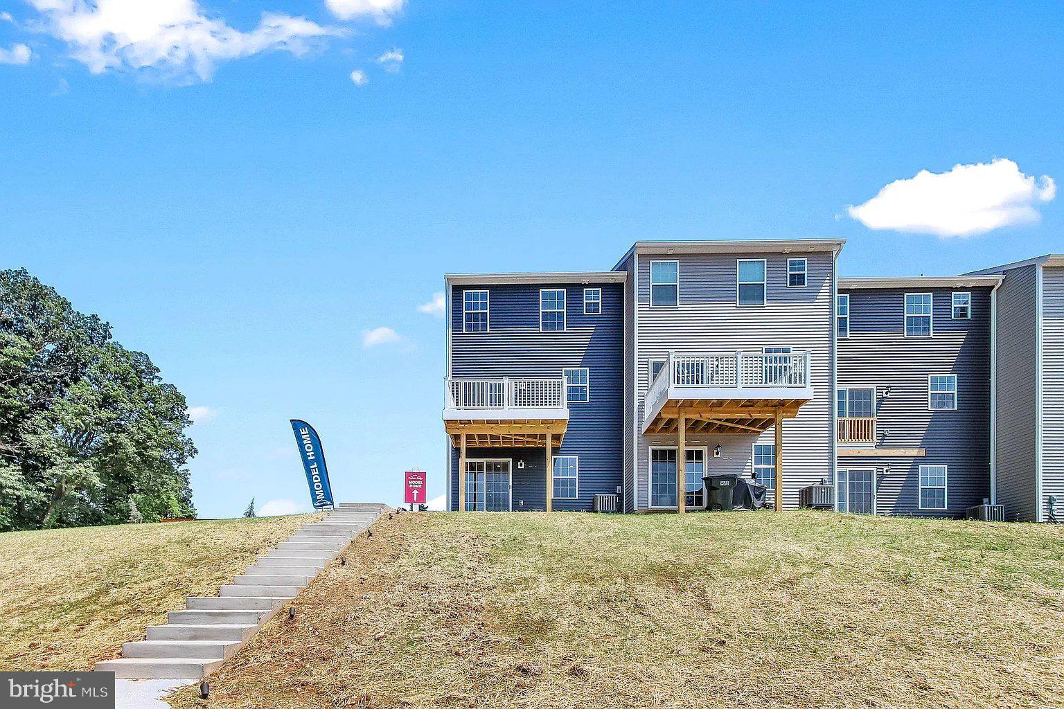 HUDSON RIDGE - Residential