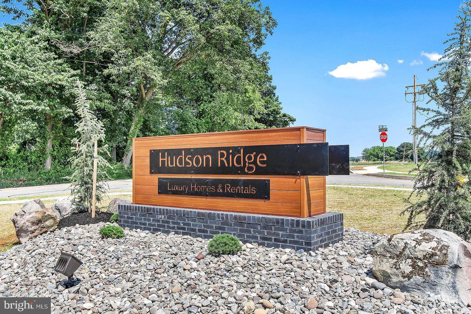 HUDSON RIDGE - Residential