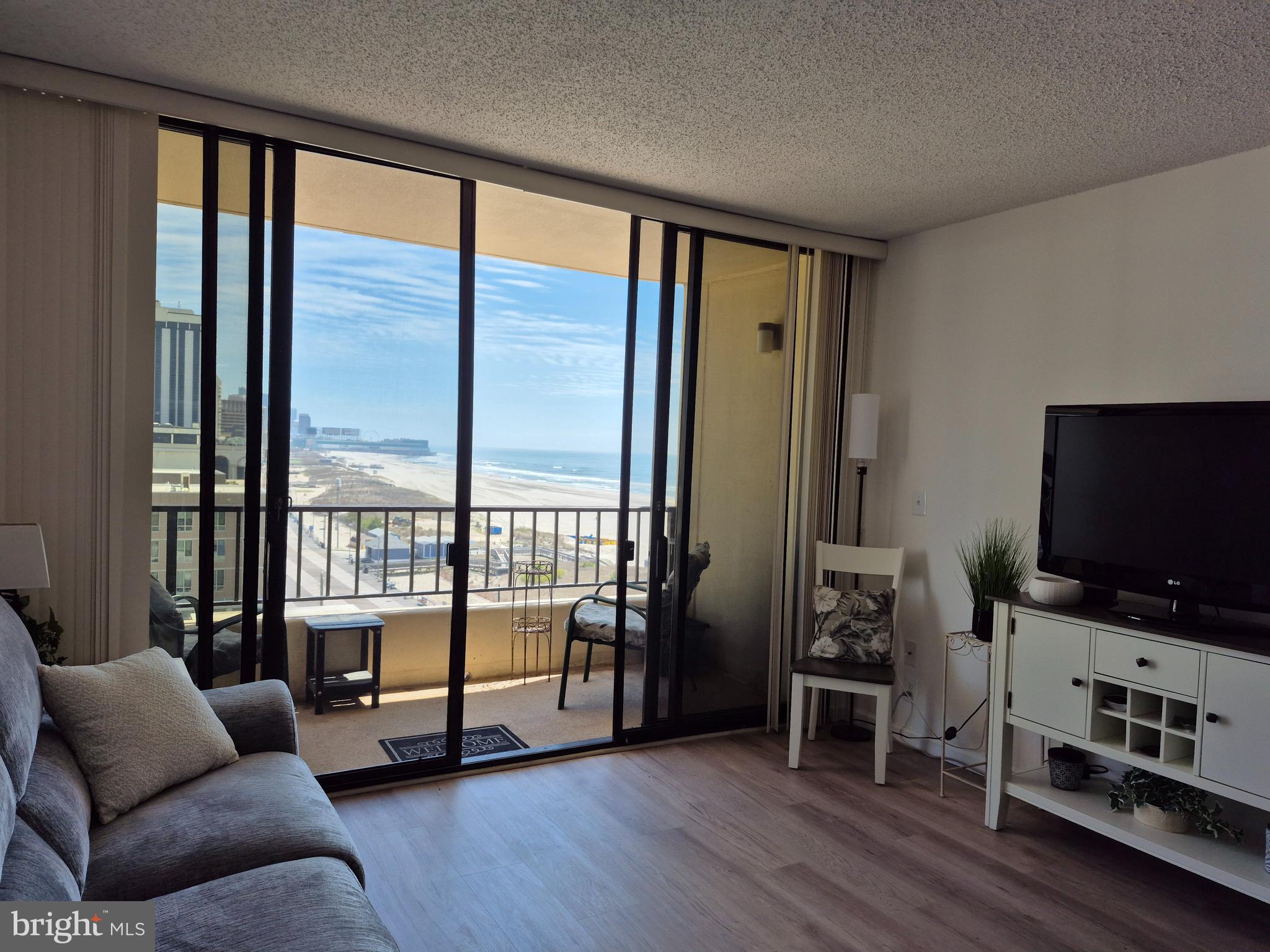 3851 BOARDWALK 803