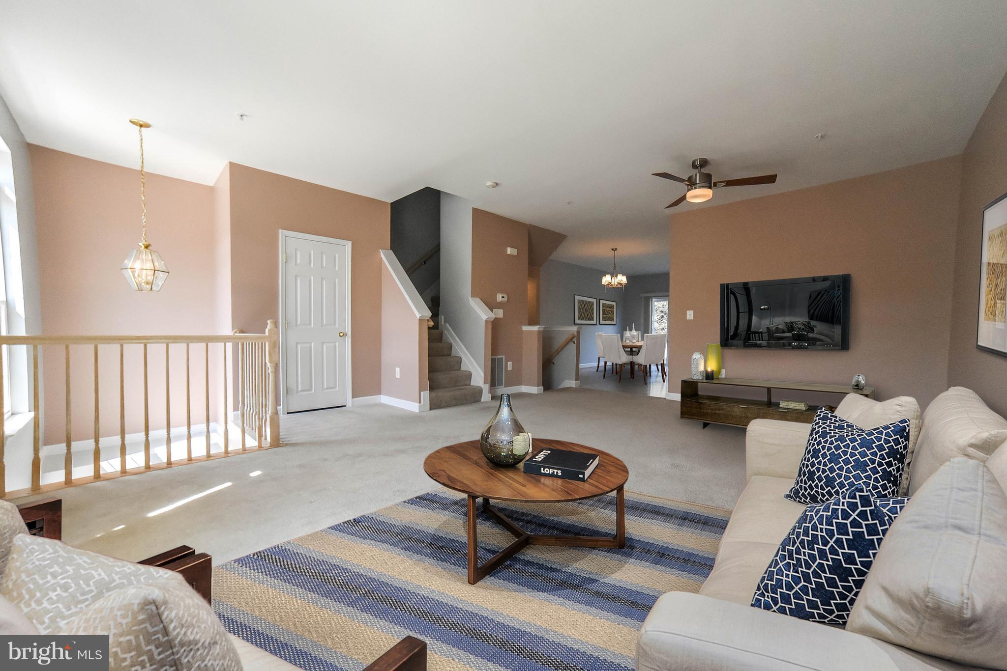 VILLAS ON WATERS EDGE - Residential