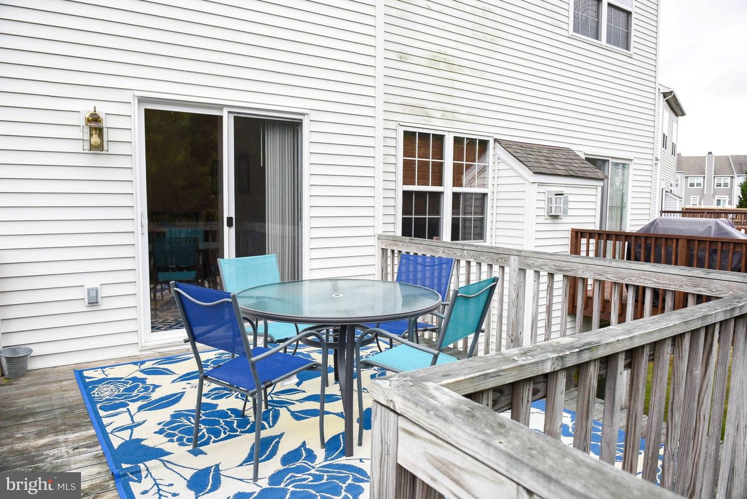 VILLAS ON WATERS EDGE - Residential