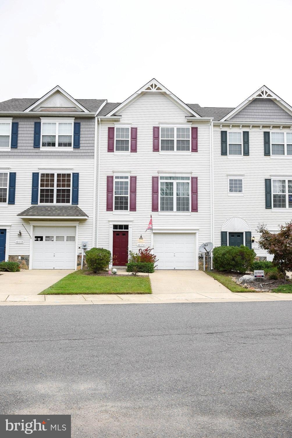 VILLAS ON WATERS EDGE - Residential