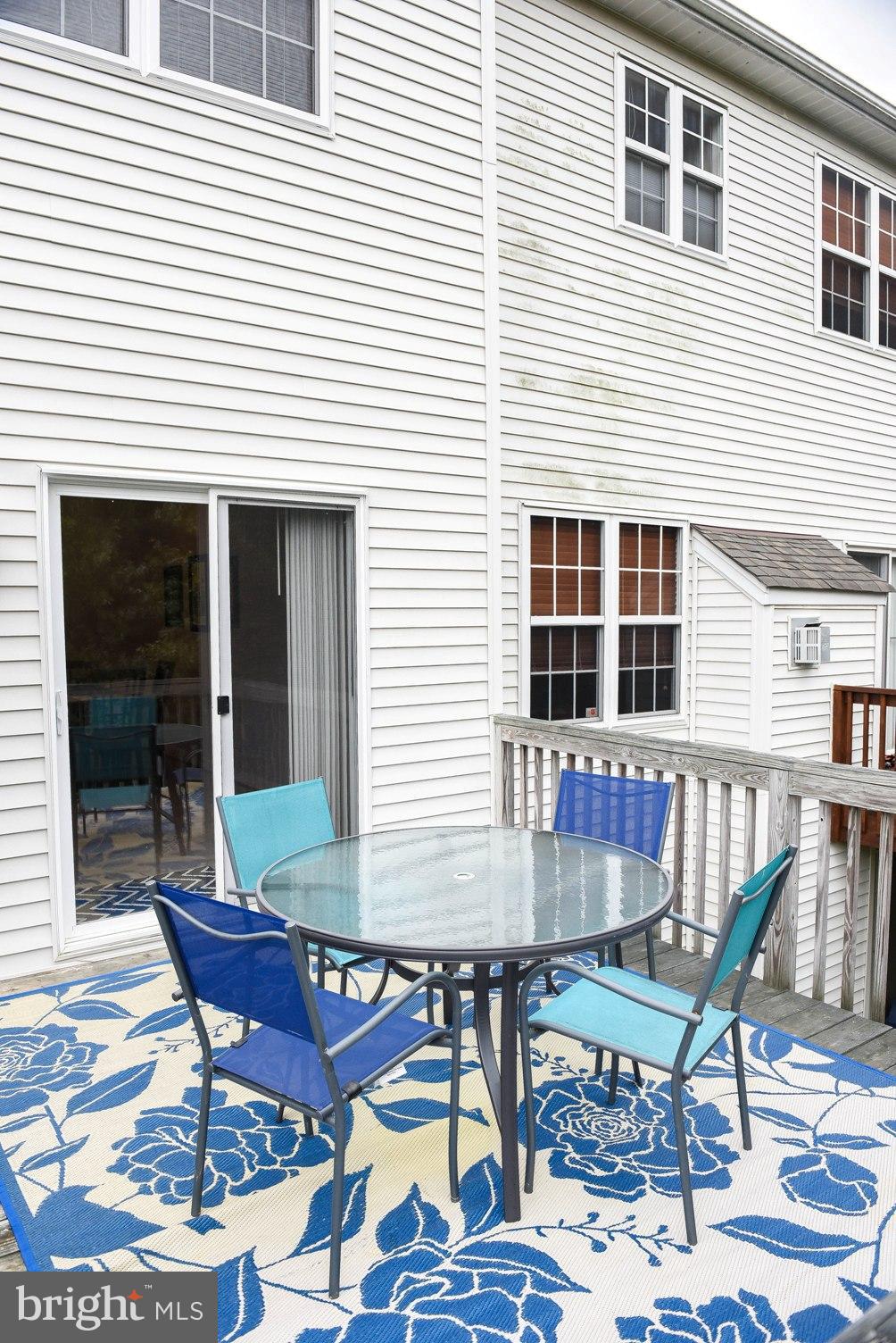 VILLAS ON WATERS EDGE - Residential