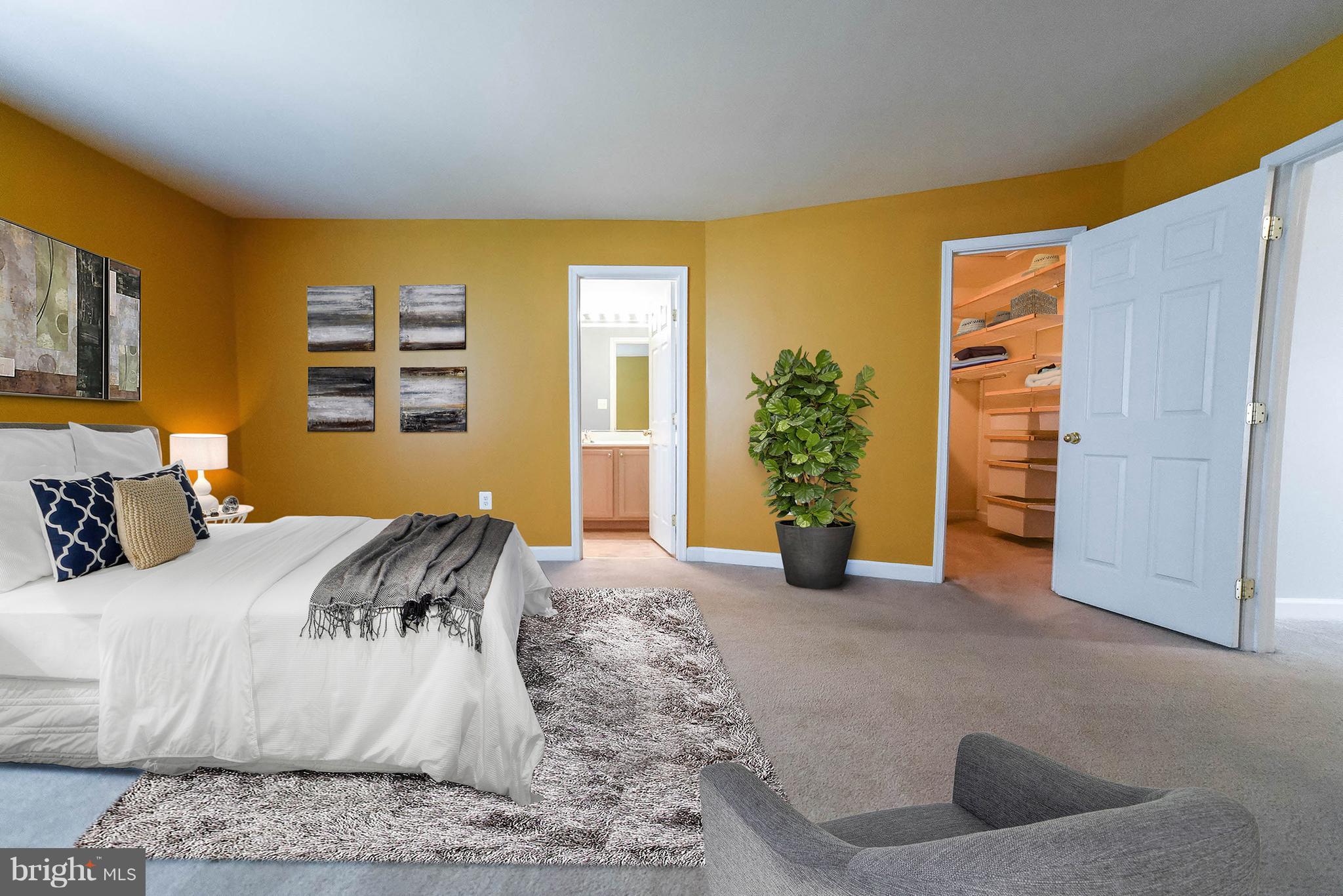 VILLAS ON WATERS EDGE - Residential