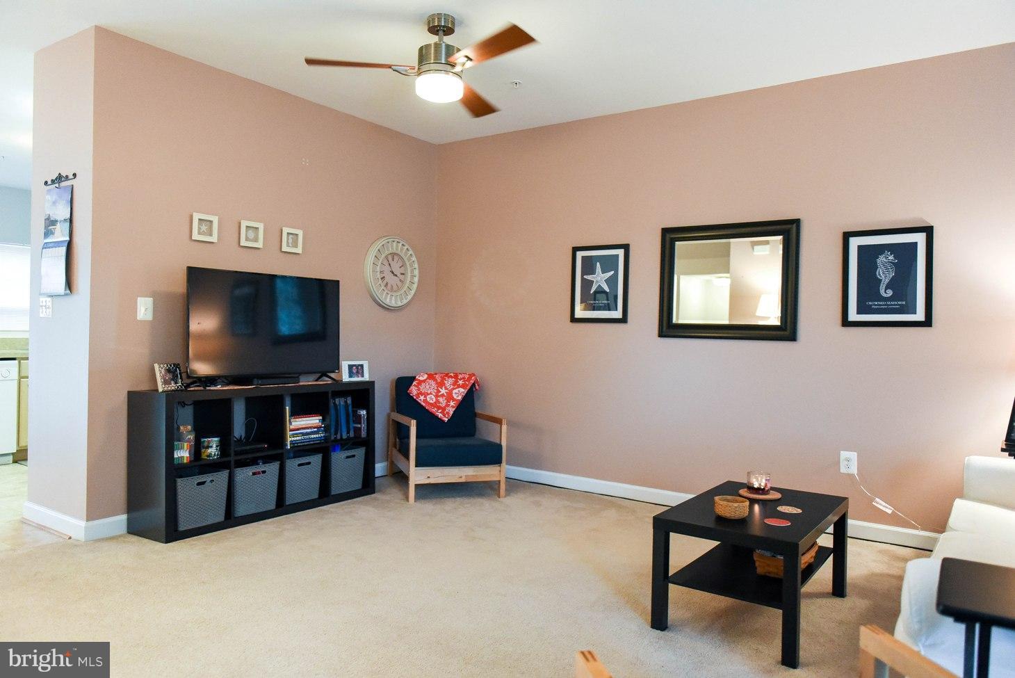 VILLAS ON WATERS EDGE - Residential