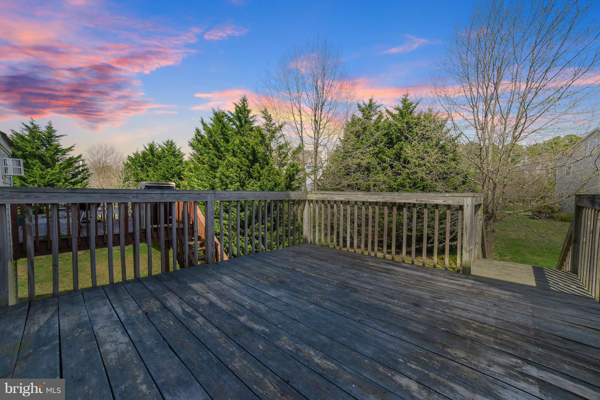 VILLAS ON WATERS EDGE - Residential