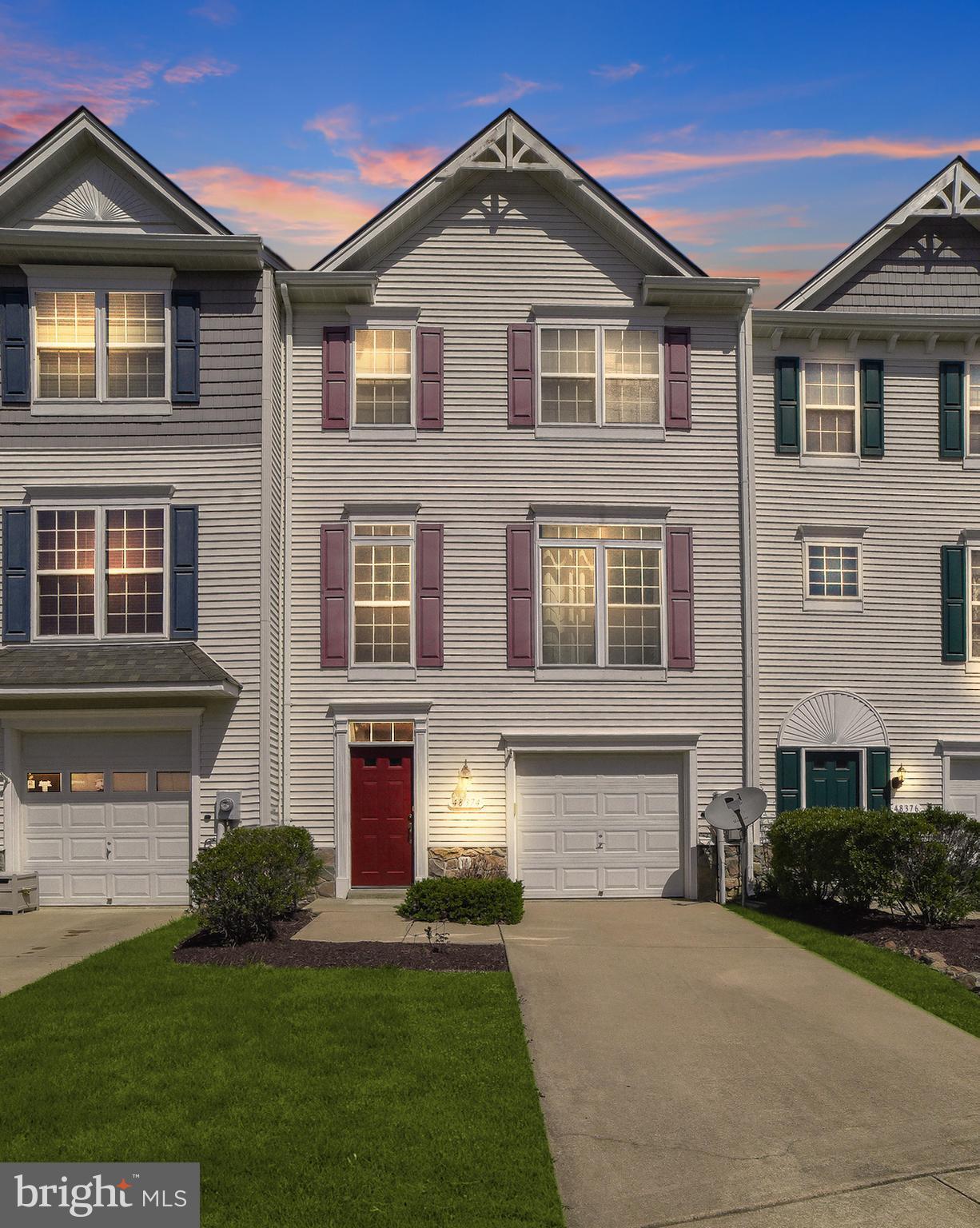 VILLAS ON WATERS EDGE - Residential