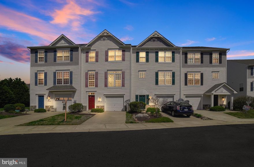 Looking for a huge space convenient to everything St. Mary's county has to offer? This is the home for you! With 3 beds 2 full and 2 half bath is this home located minutes from Pax NAS, Webster Field, & St. Mary's College. Also steps away from the Chesapeake Bay (private community access) is ready for its new owner. at 2400+ sqft. you will have all the space of a home w/ minimal yard care.