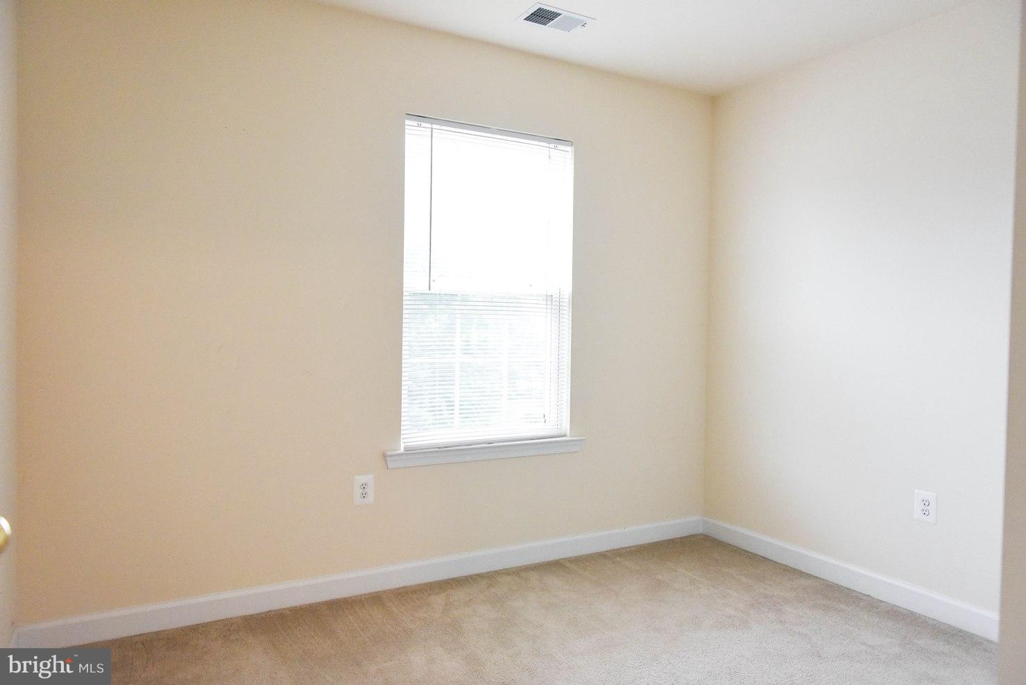 VILLAS ON WATERS EDGE - Residential