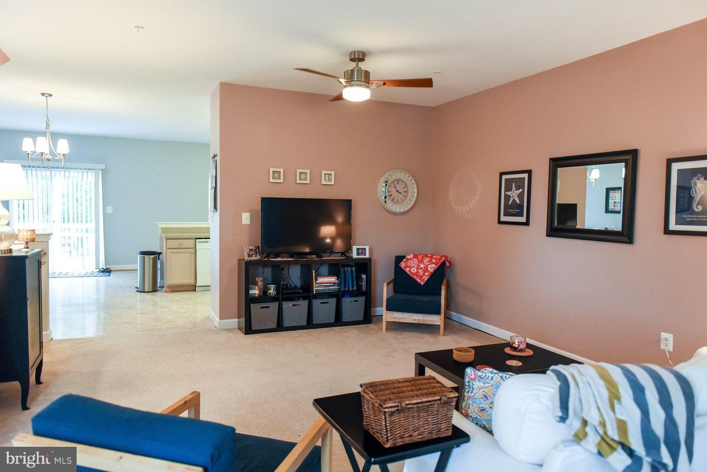 VILLAS ON WATERS EDGE - Residential